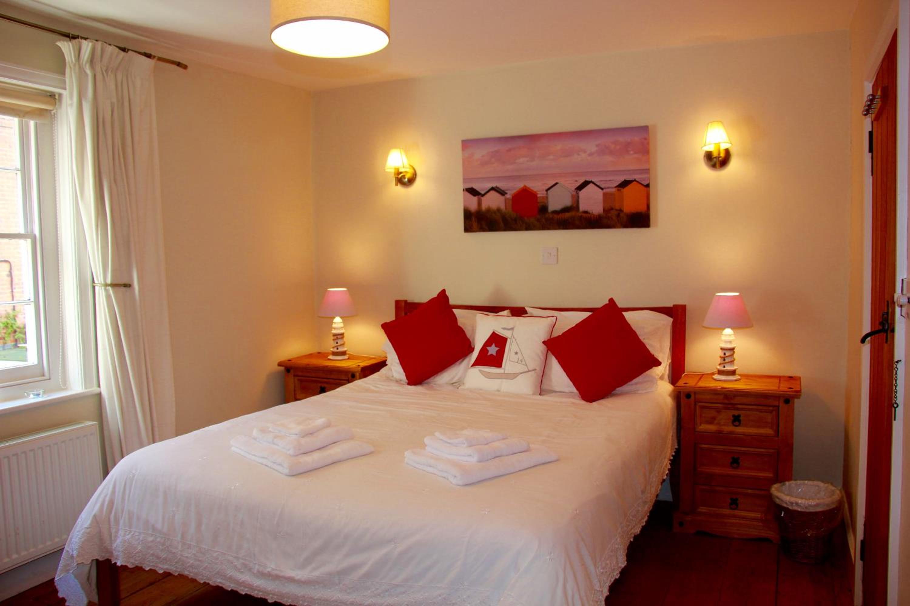 Two-Bedroom House - Photo 1