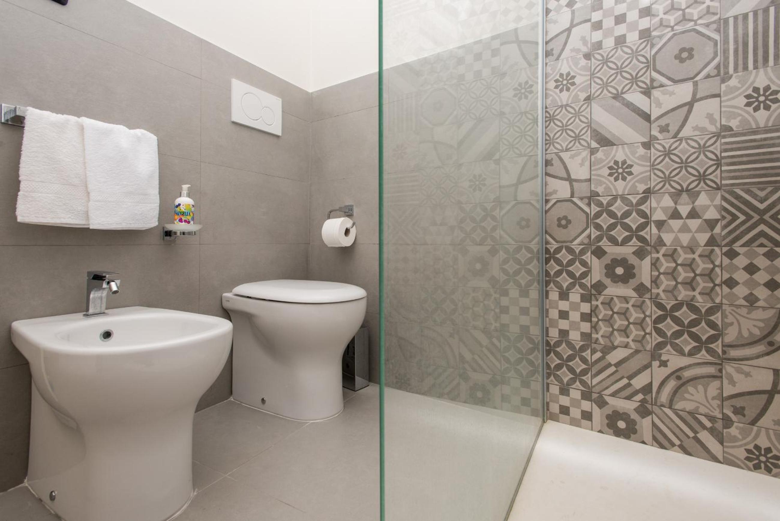 Two-Bedroom Apartment - Photo 23