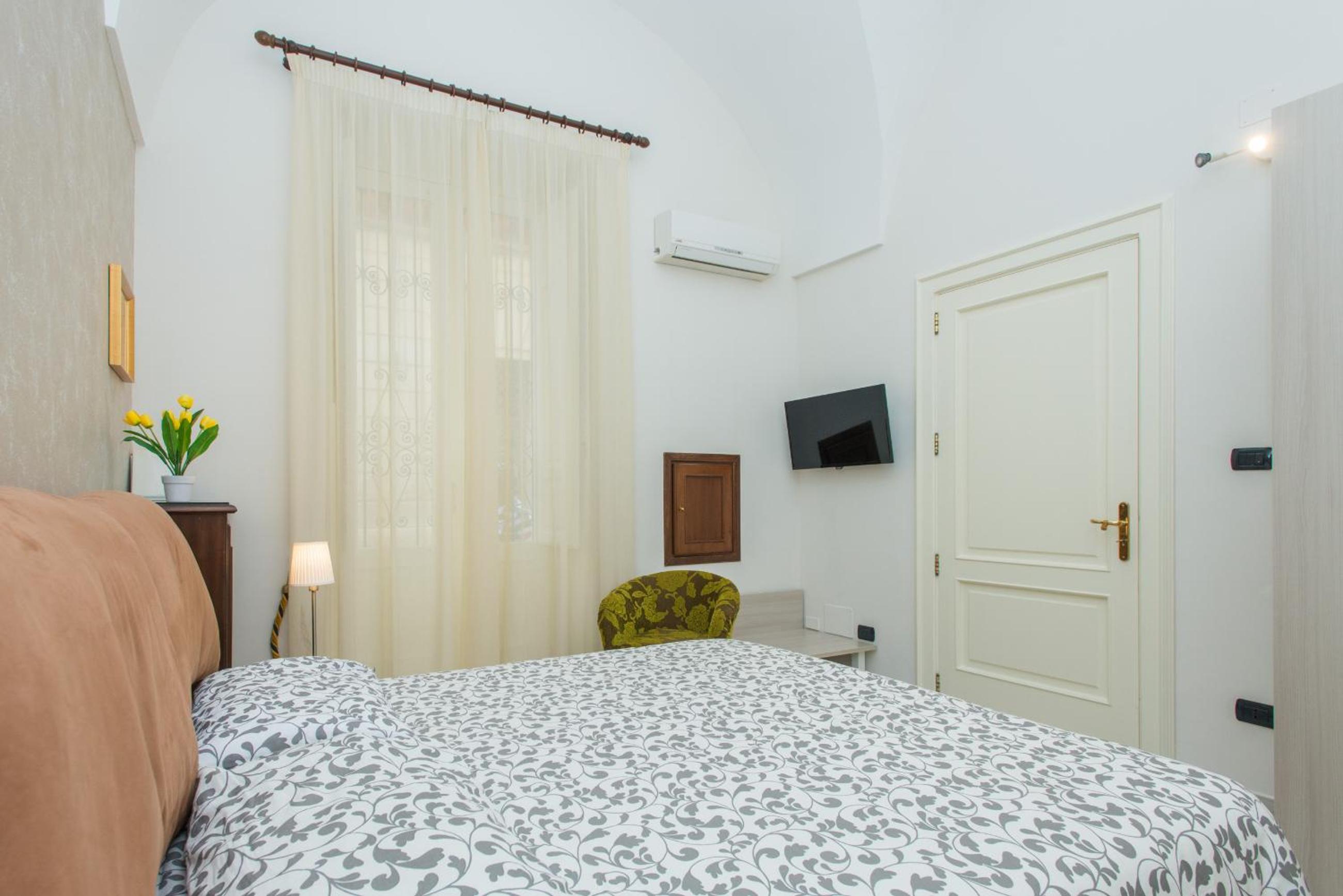Two-Bedroom Apartment - Photo 29