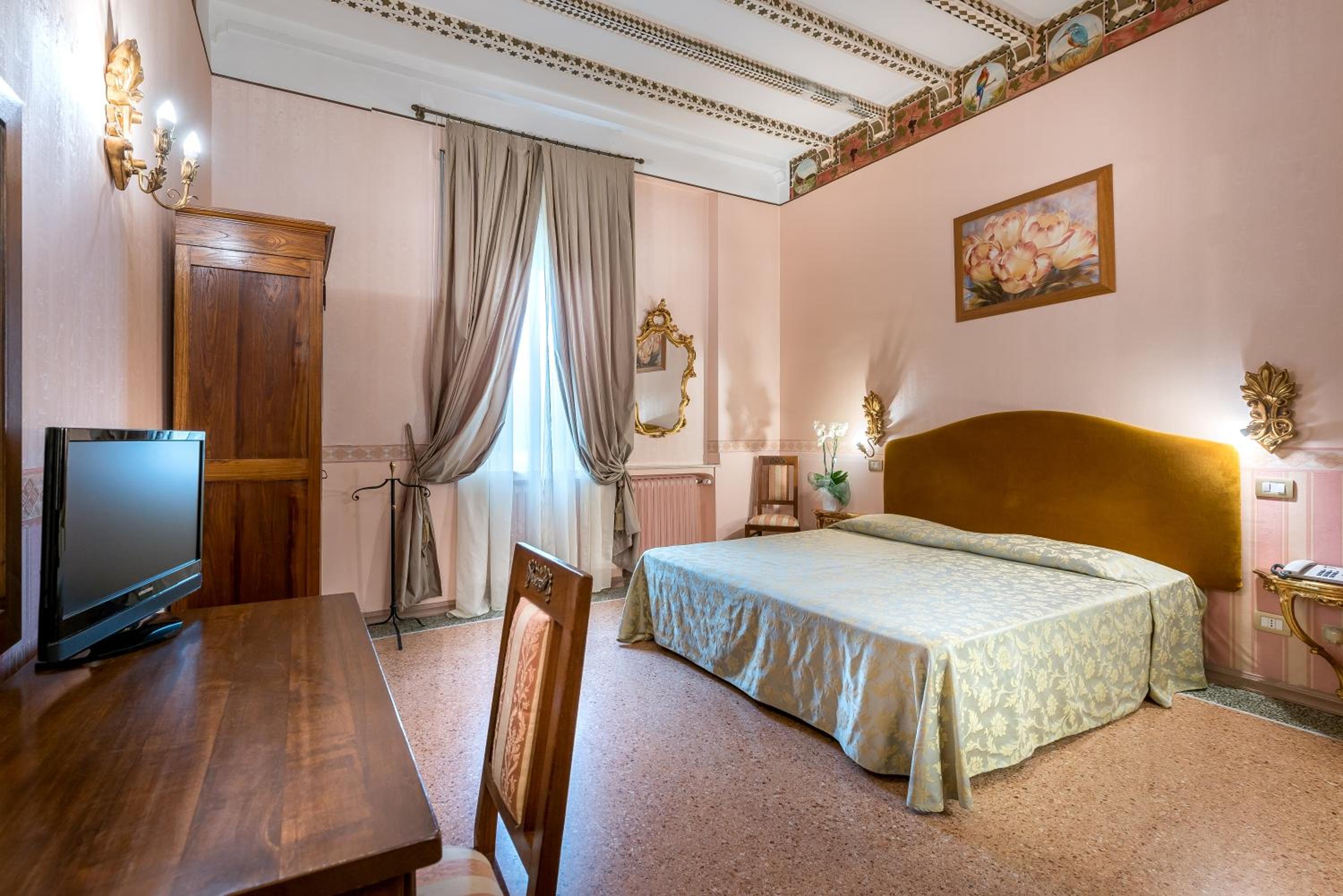 Classic Double or Twin Room