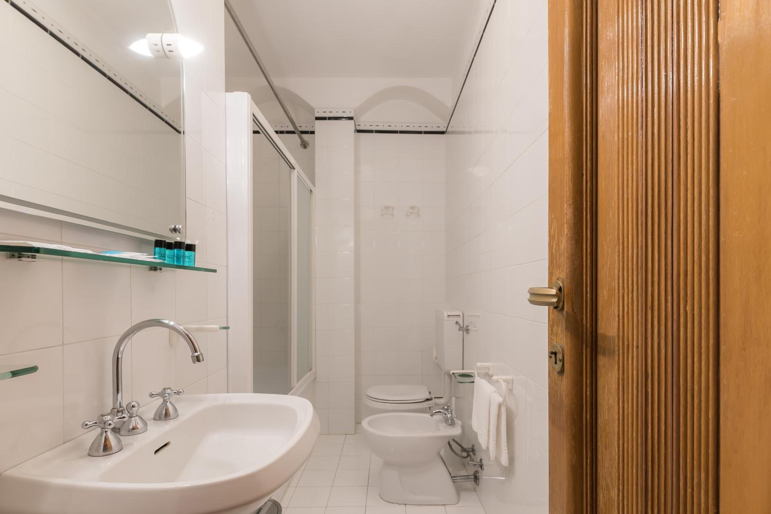 Classic Double or Twin Room photo 2
