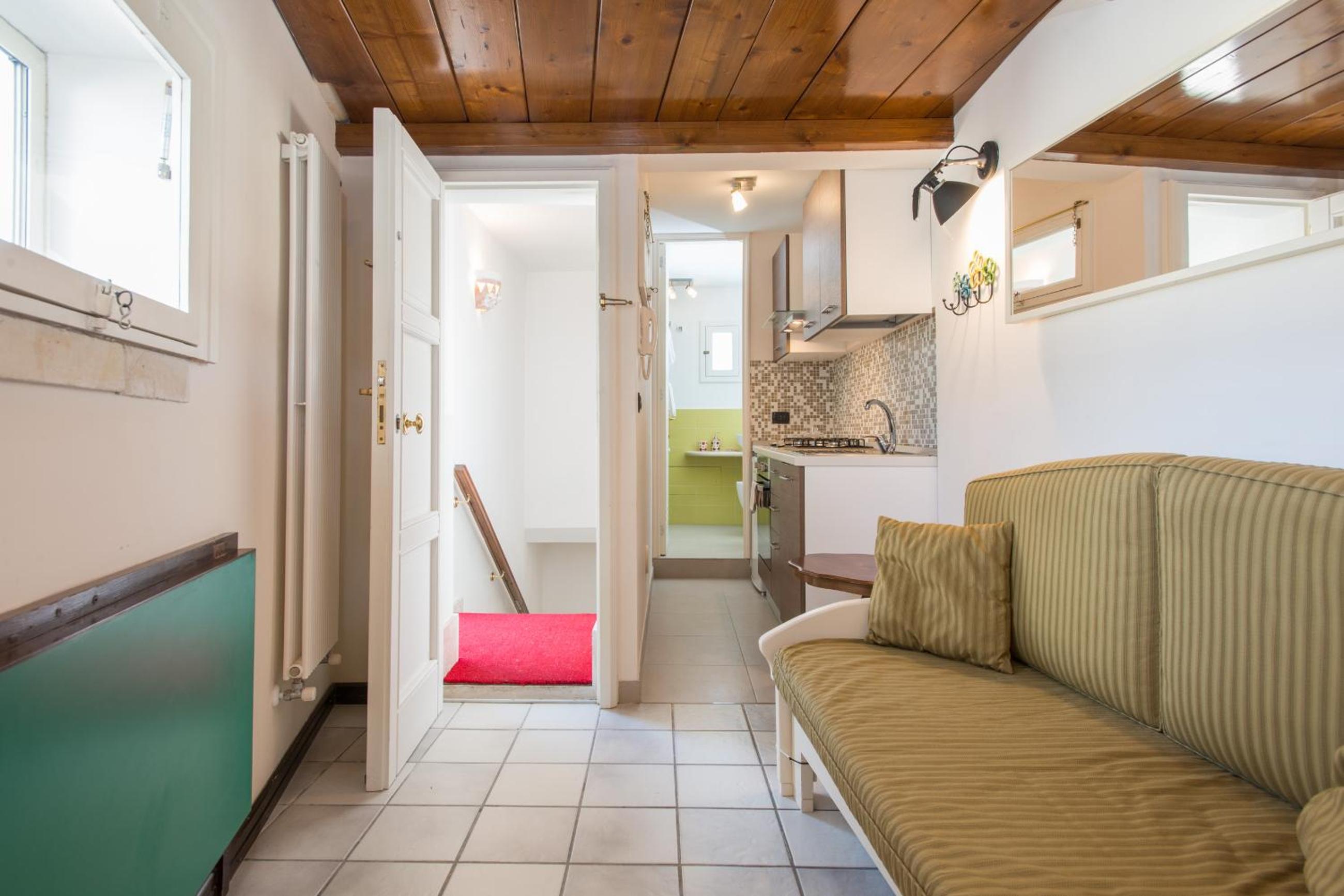 Studio with Terrace - Split Level - Photo 3