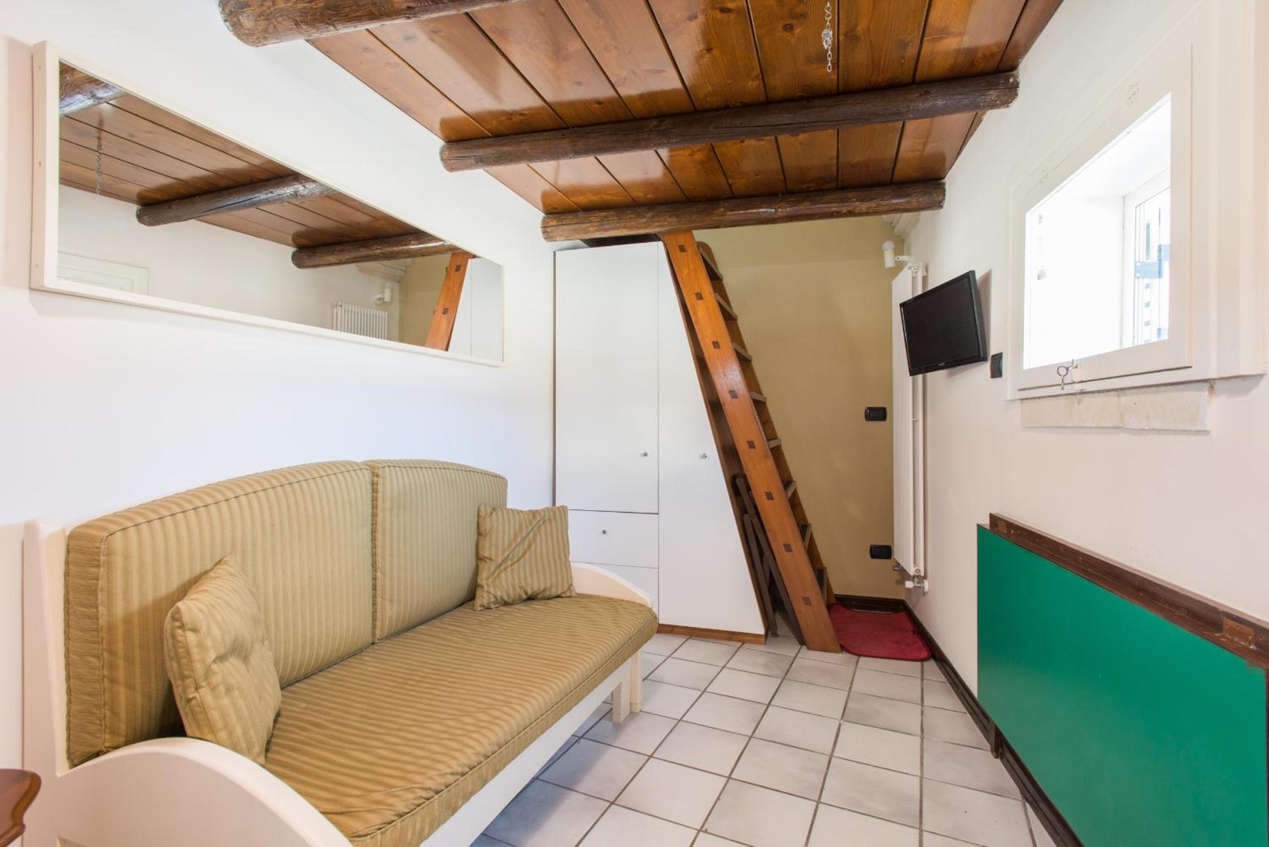 Studio with Terrace - Split Level - Photo 26