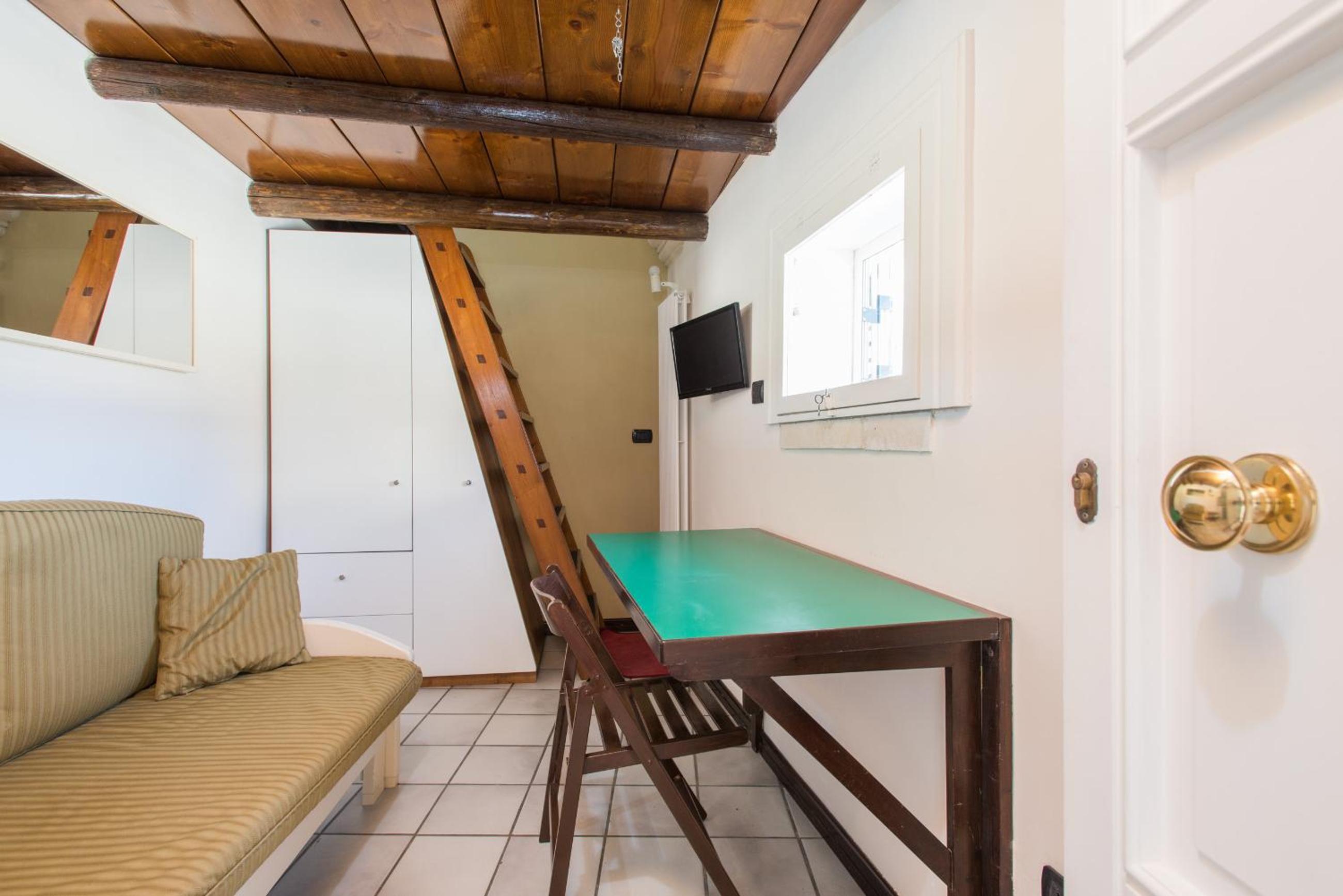 Studio with Terrace - Split Level - Photo 7