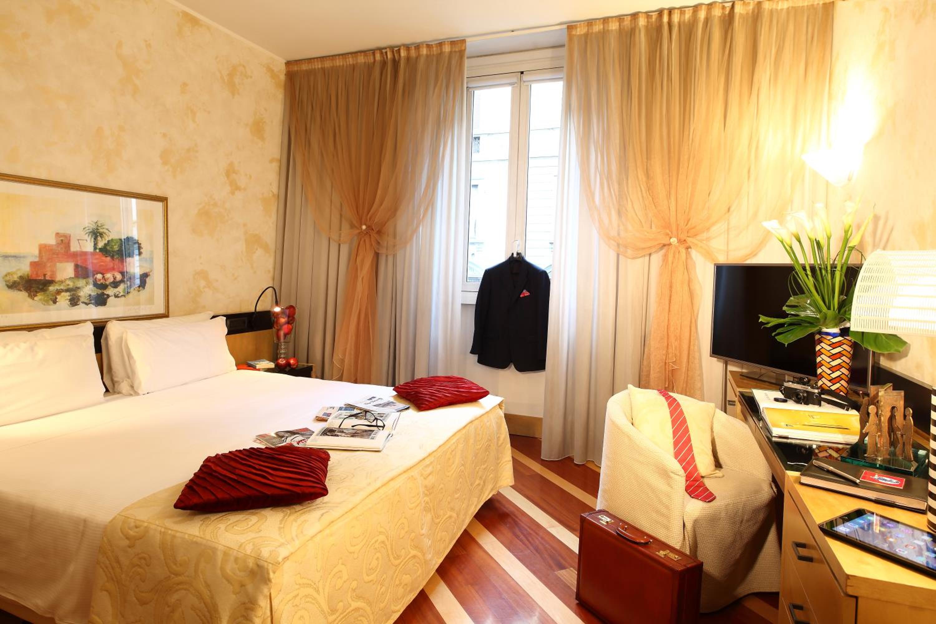 Double or Twin Room - Photo 2