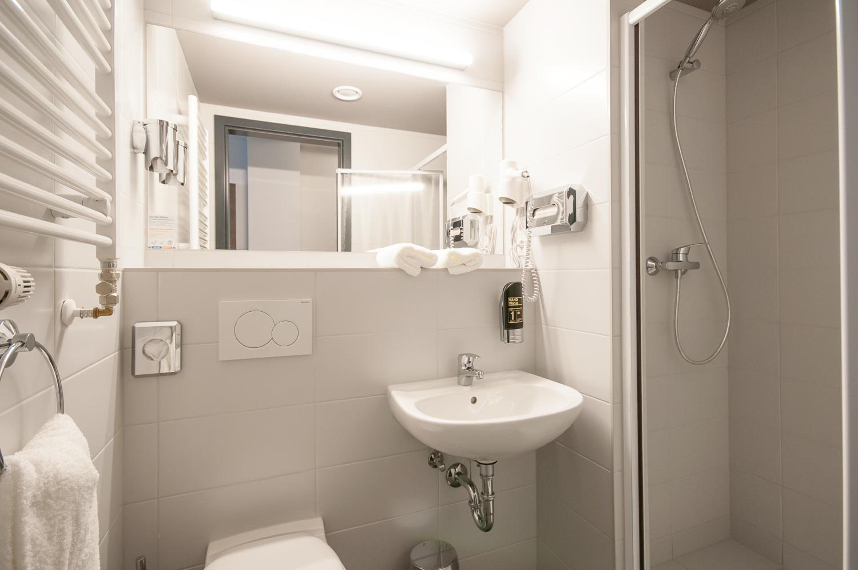 Twin room for Single use photo 2