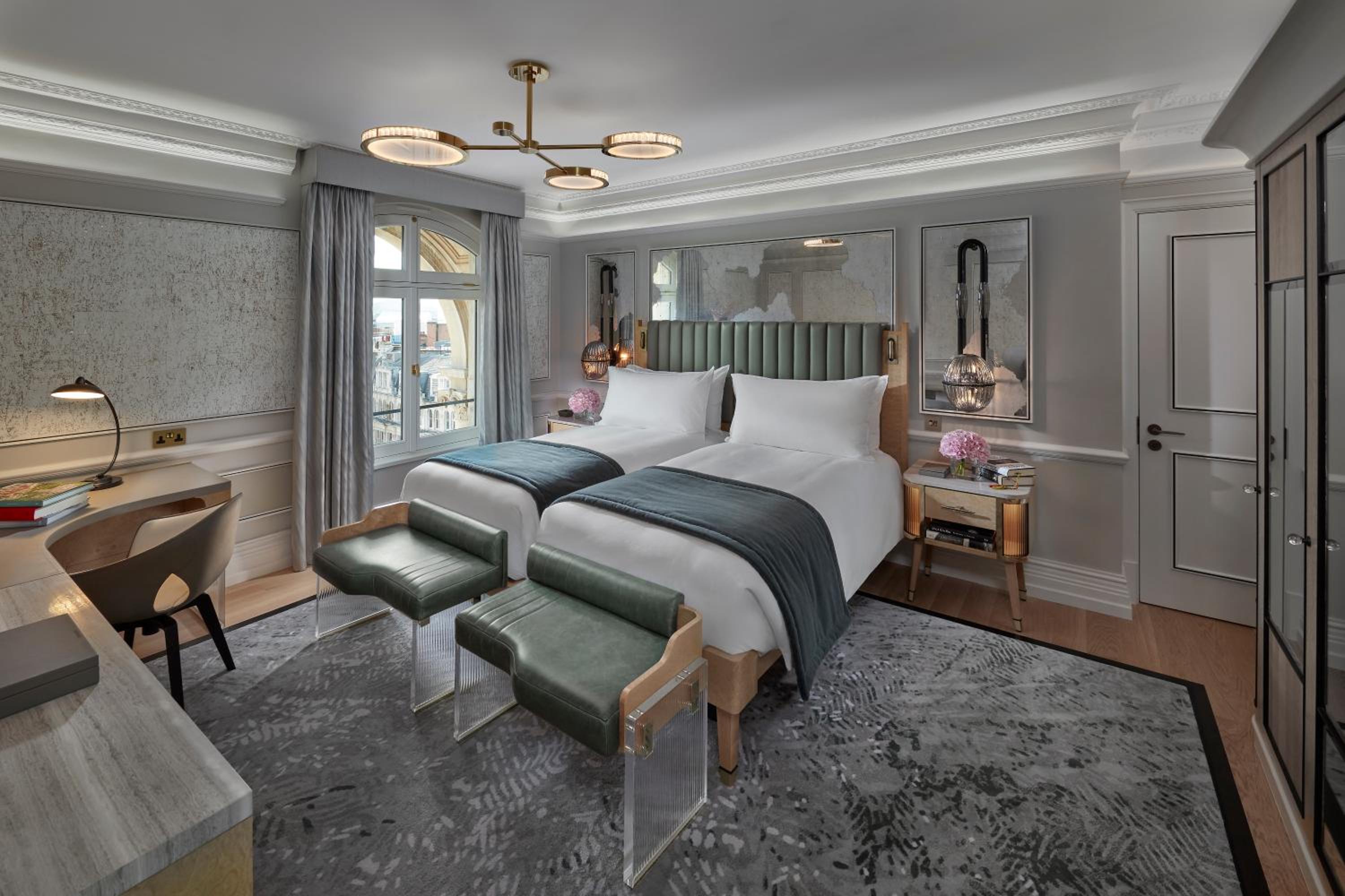 Deluxe Room, Mandarin Oriental Hyde Park, London