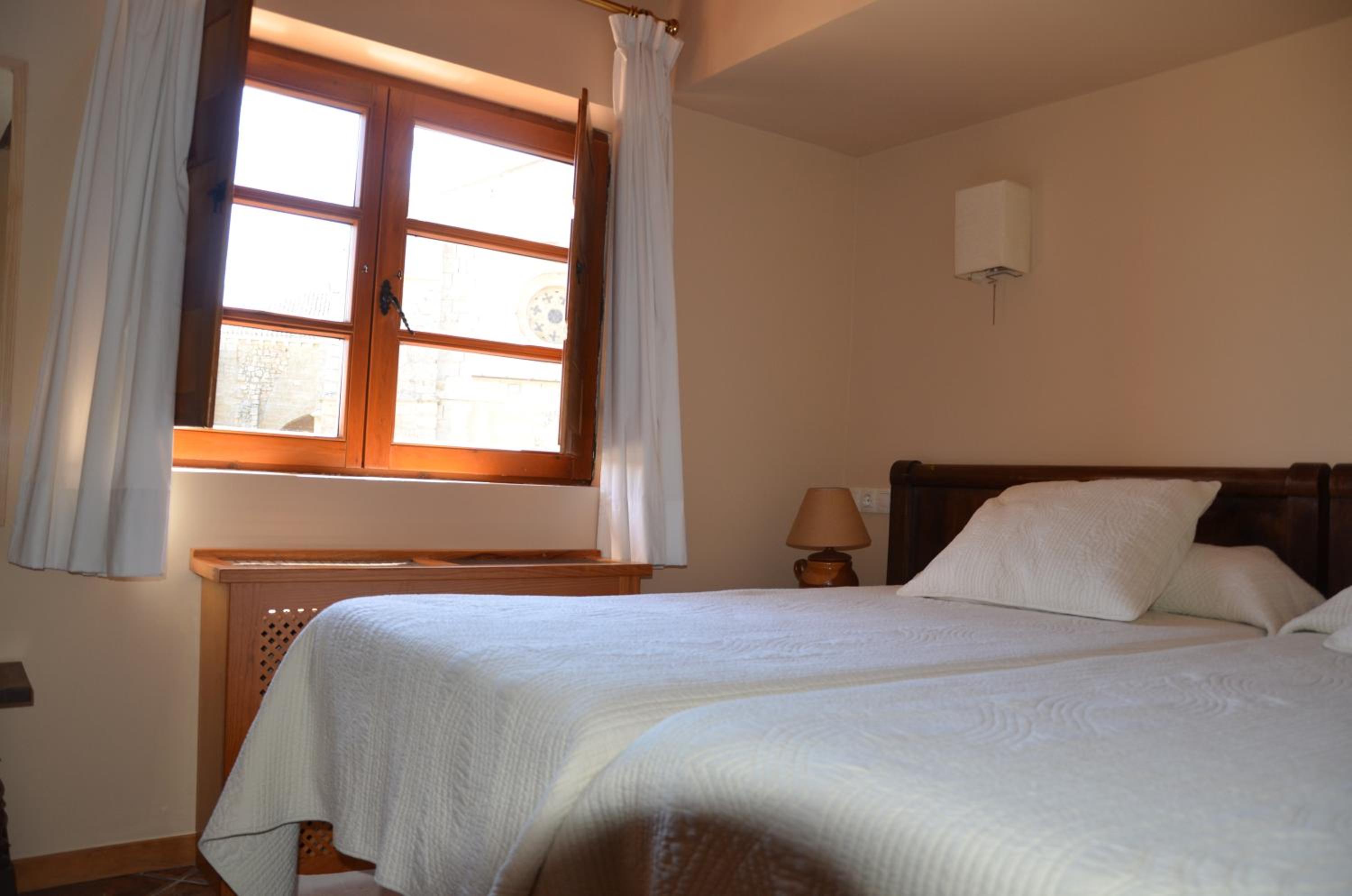 Double or Twin Room photo 3