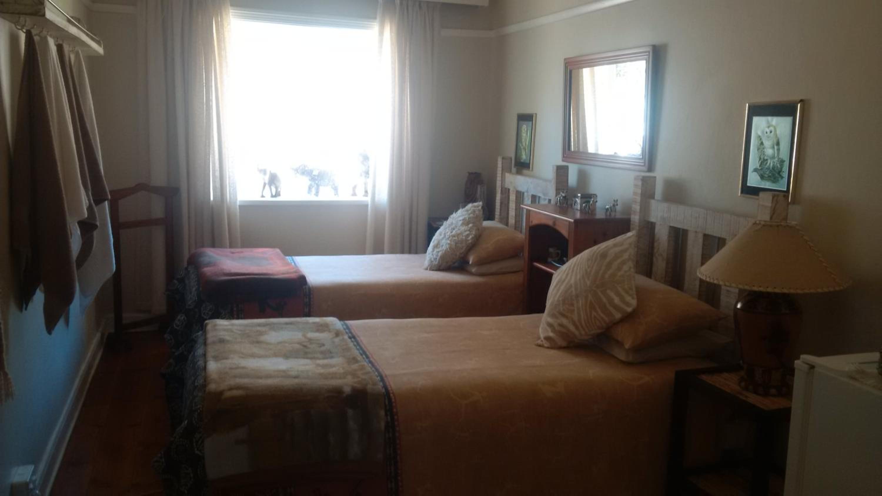 Budget Twin Room with Shared Bathroom photo 1