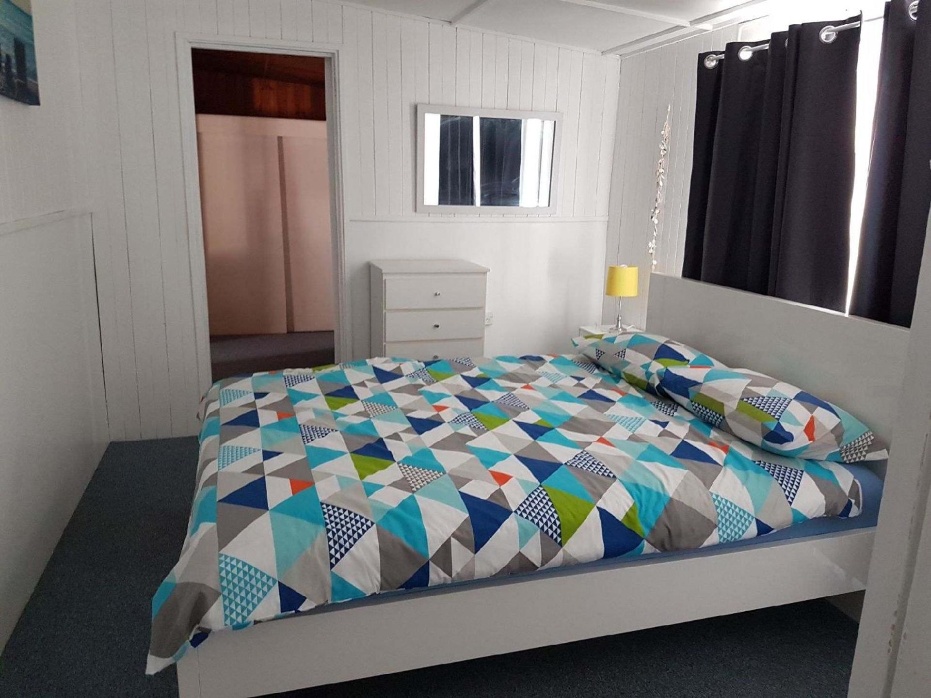 Three-Bedroom House photo 3