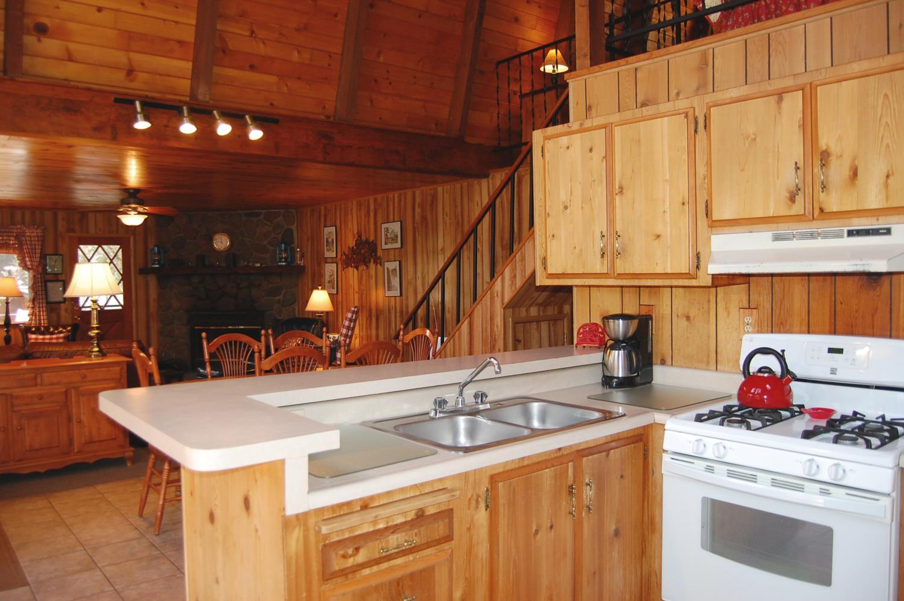 Three-Bedroom House photo 3