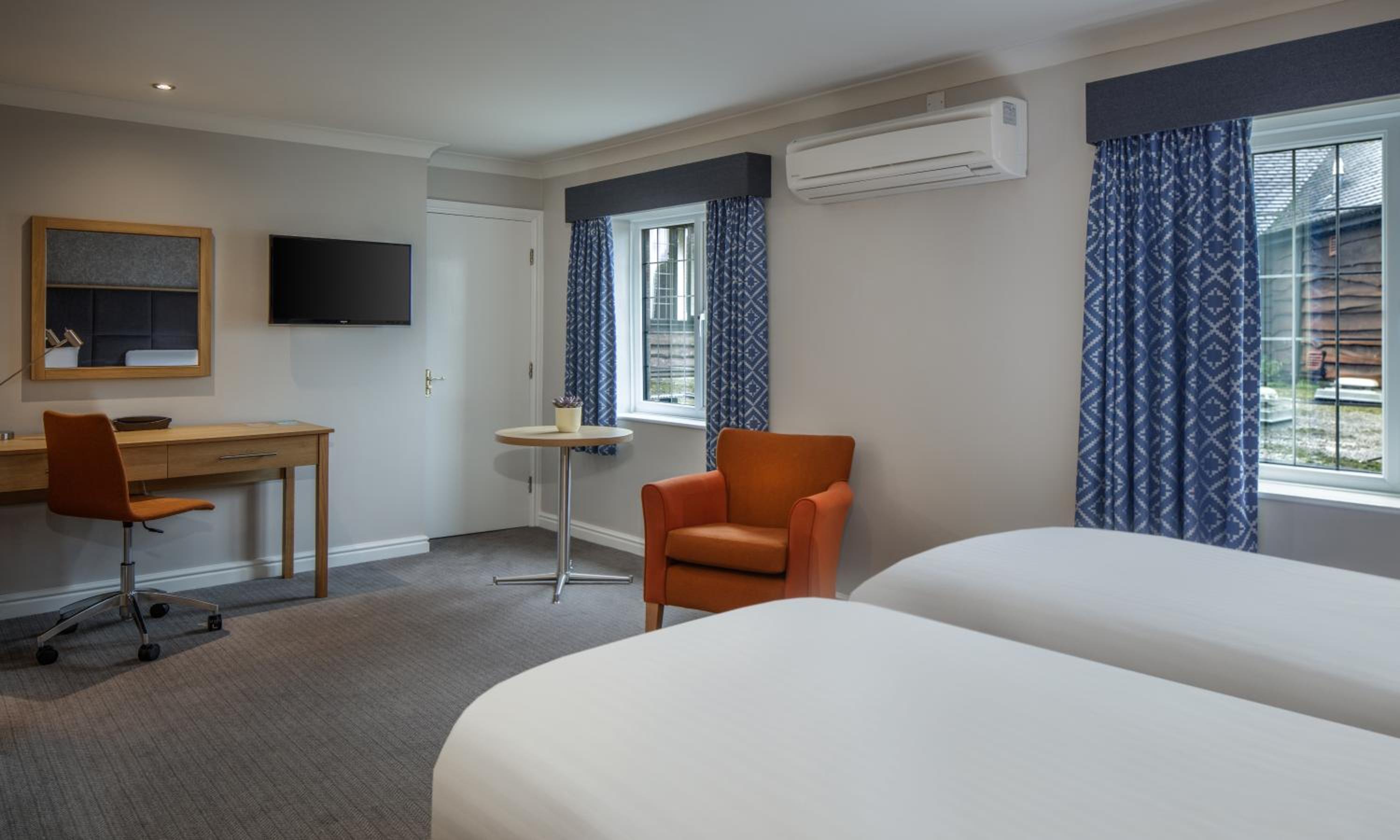 Classic Twin Room - Photo 3