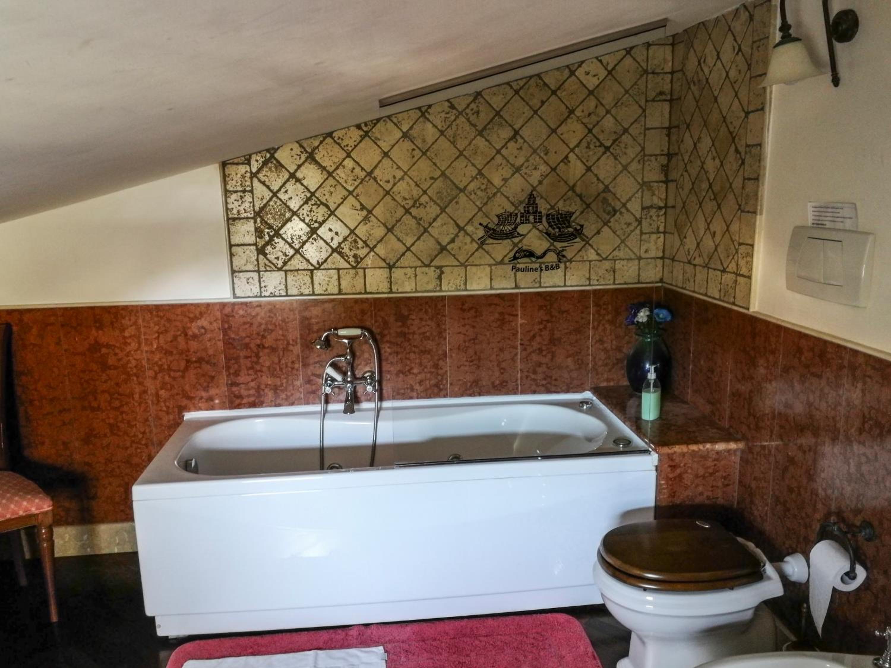 Suite with Garden View - Photo 19