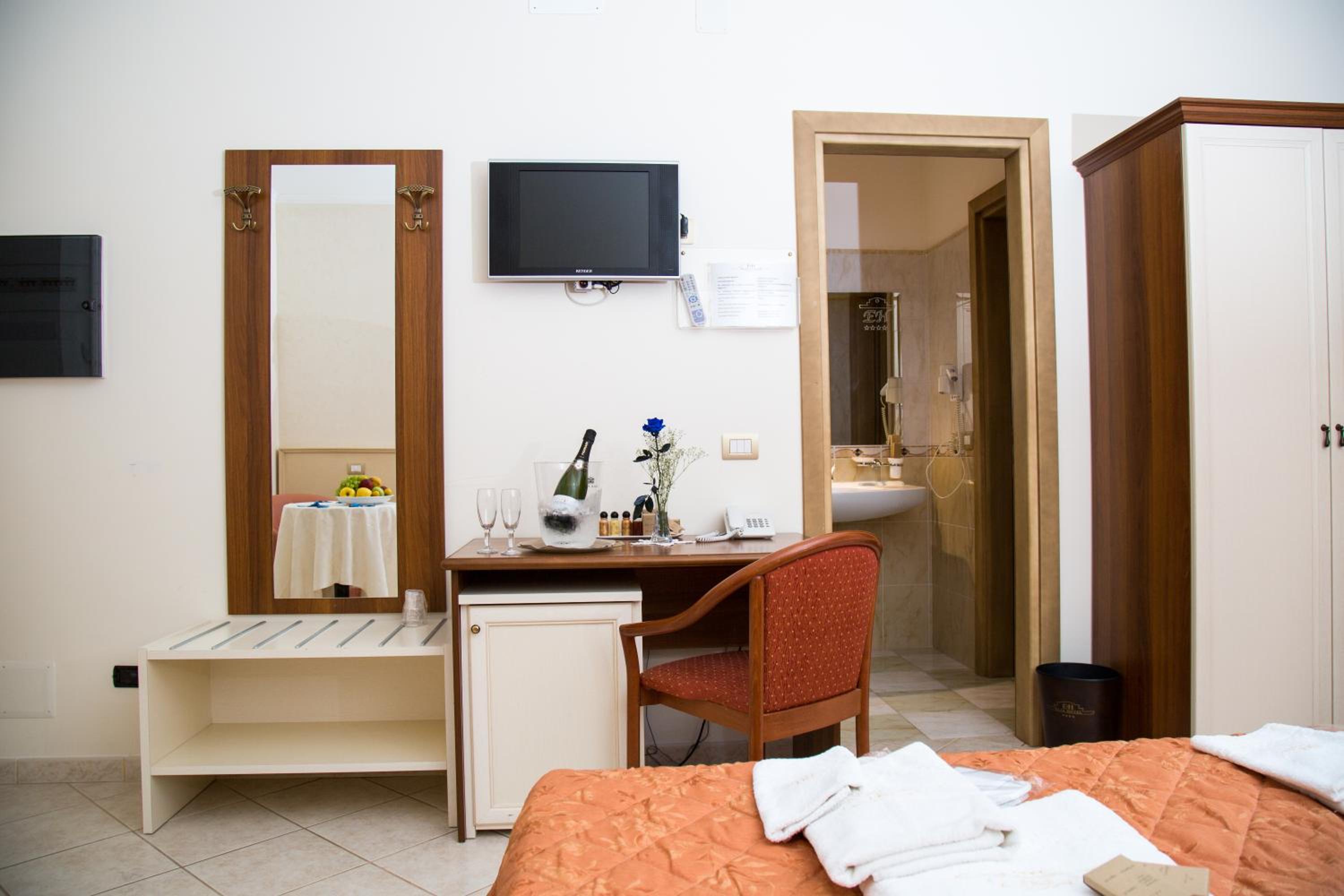 Double Room photo 3