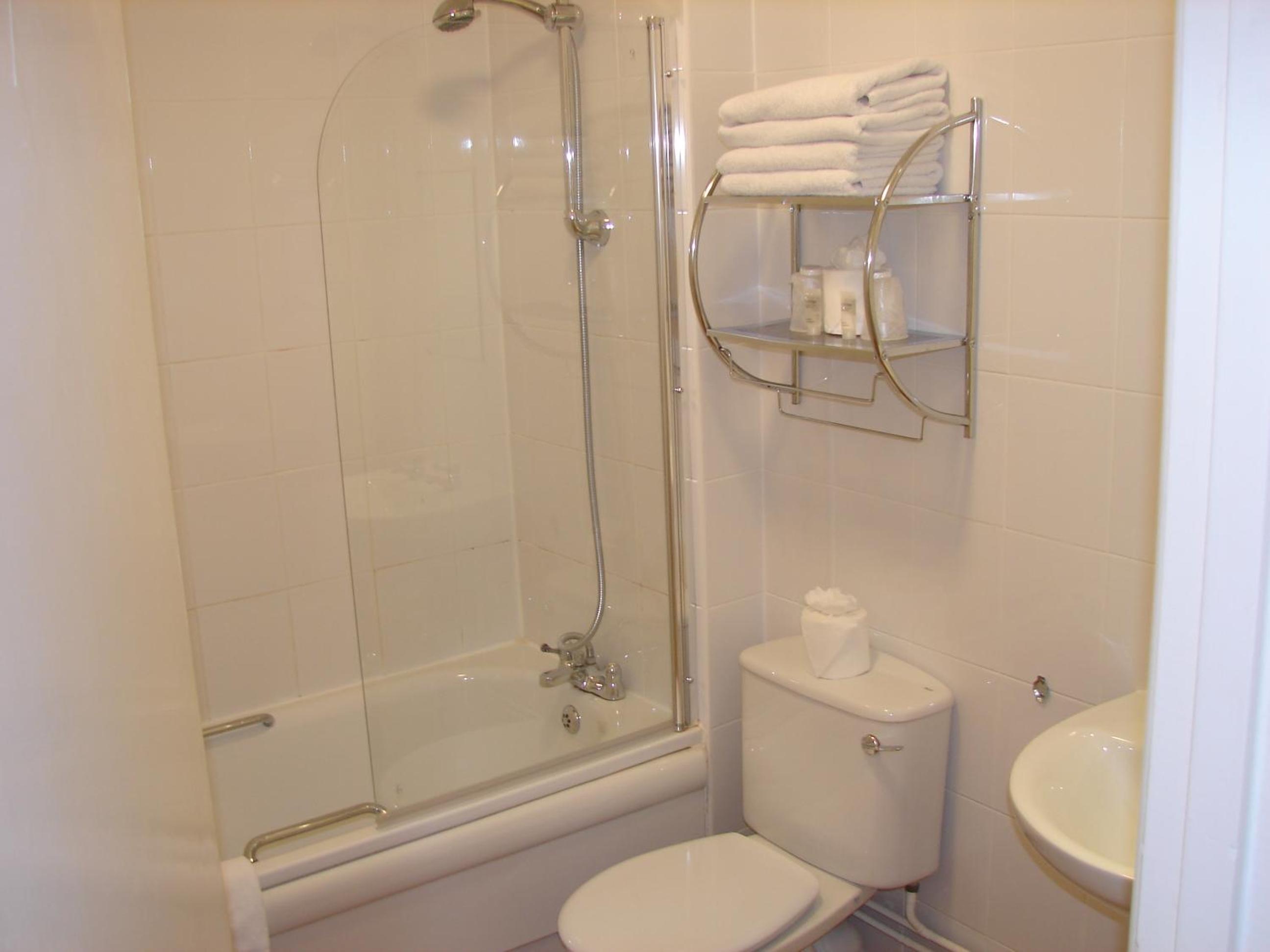 Double Room with Private Bathroom photo 3