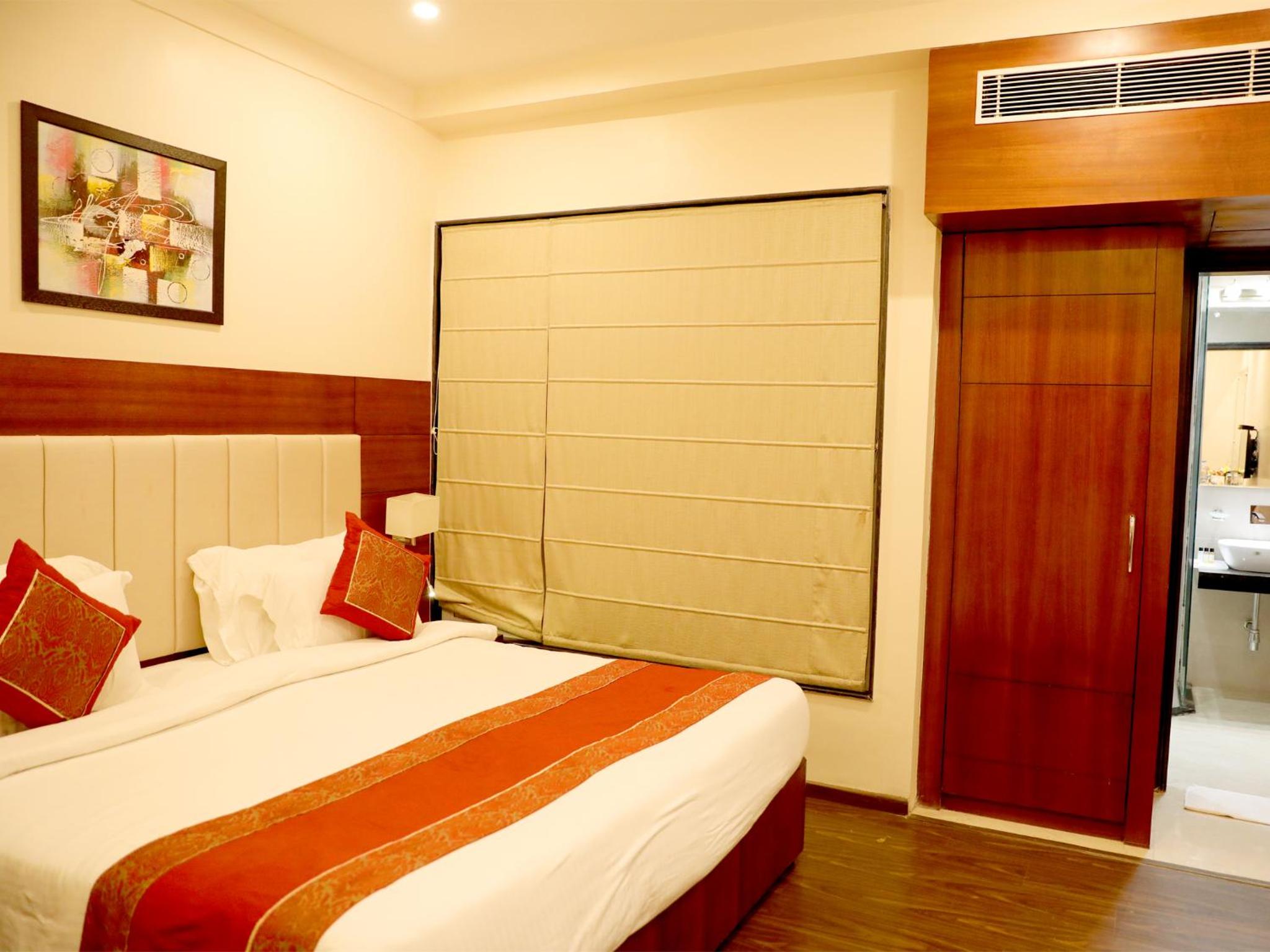 Deluxe Room - Photo 5