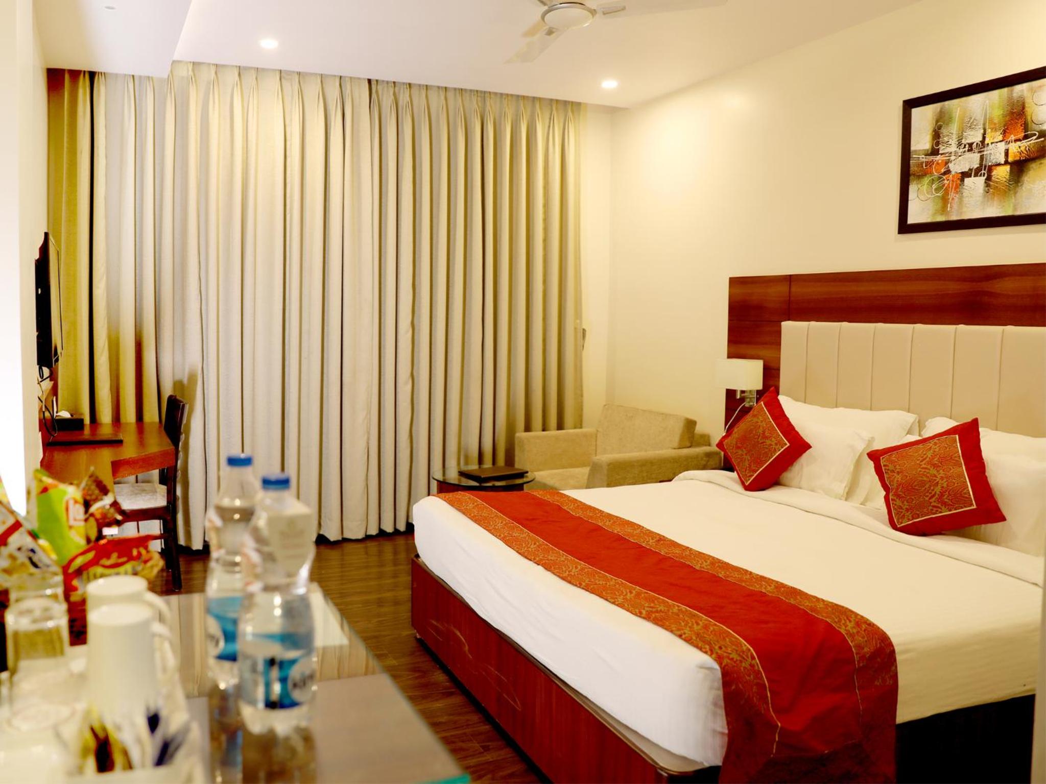 Deluxe Room - Photo 1
