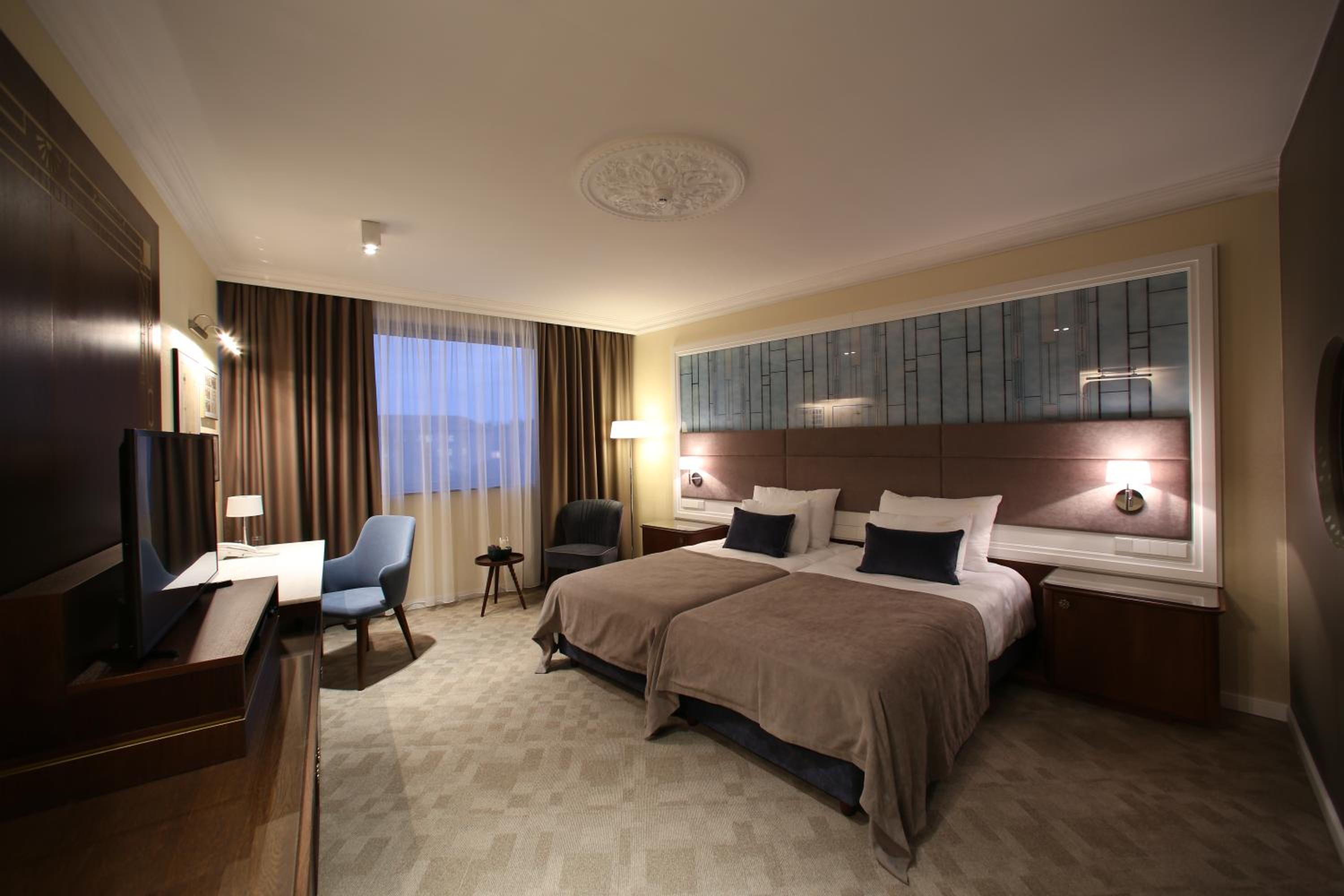 Double Room - Photo 11