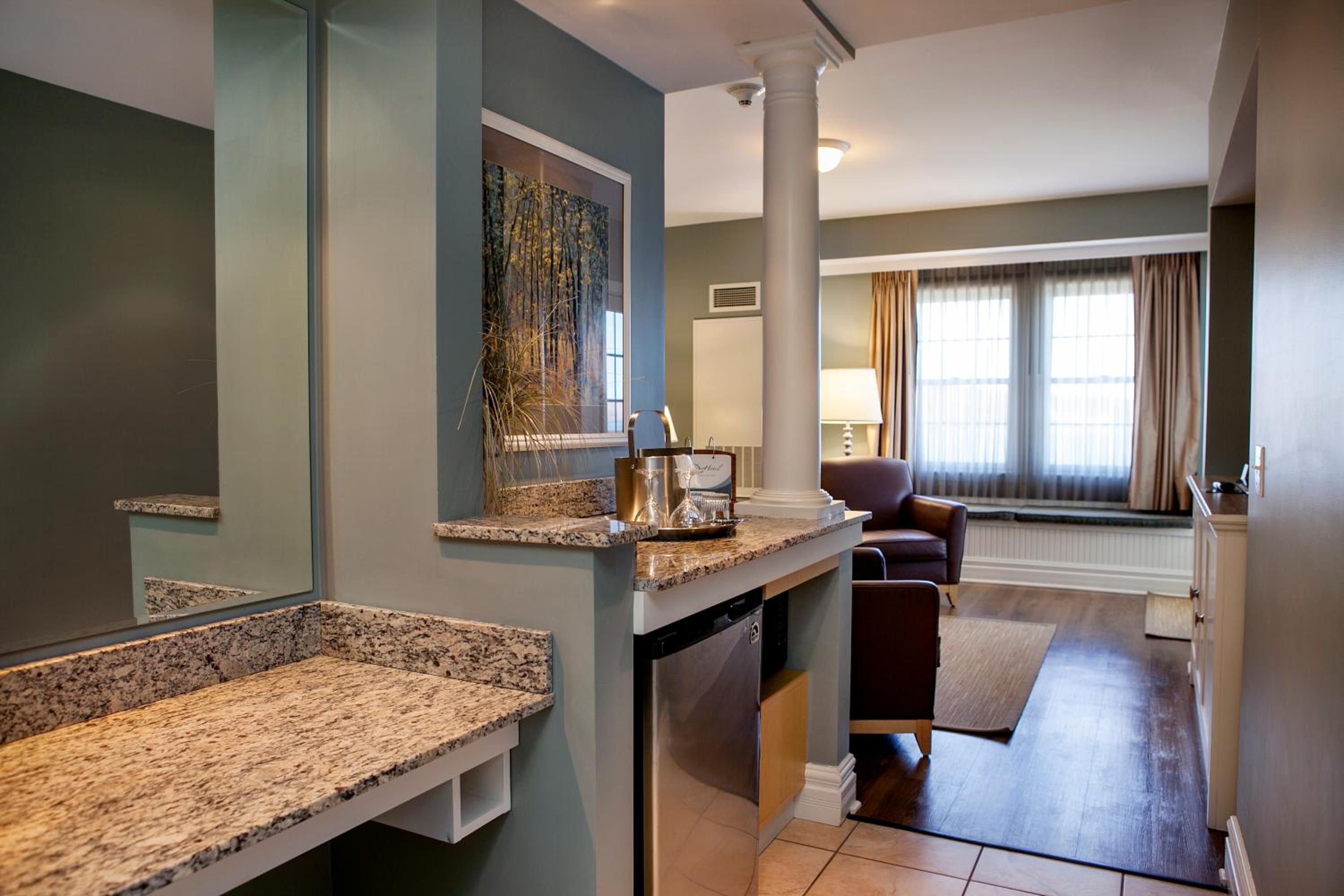 Deluxe King Suite with Sofa Bed