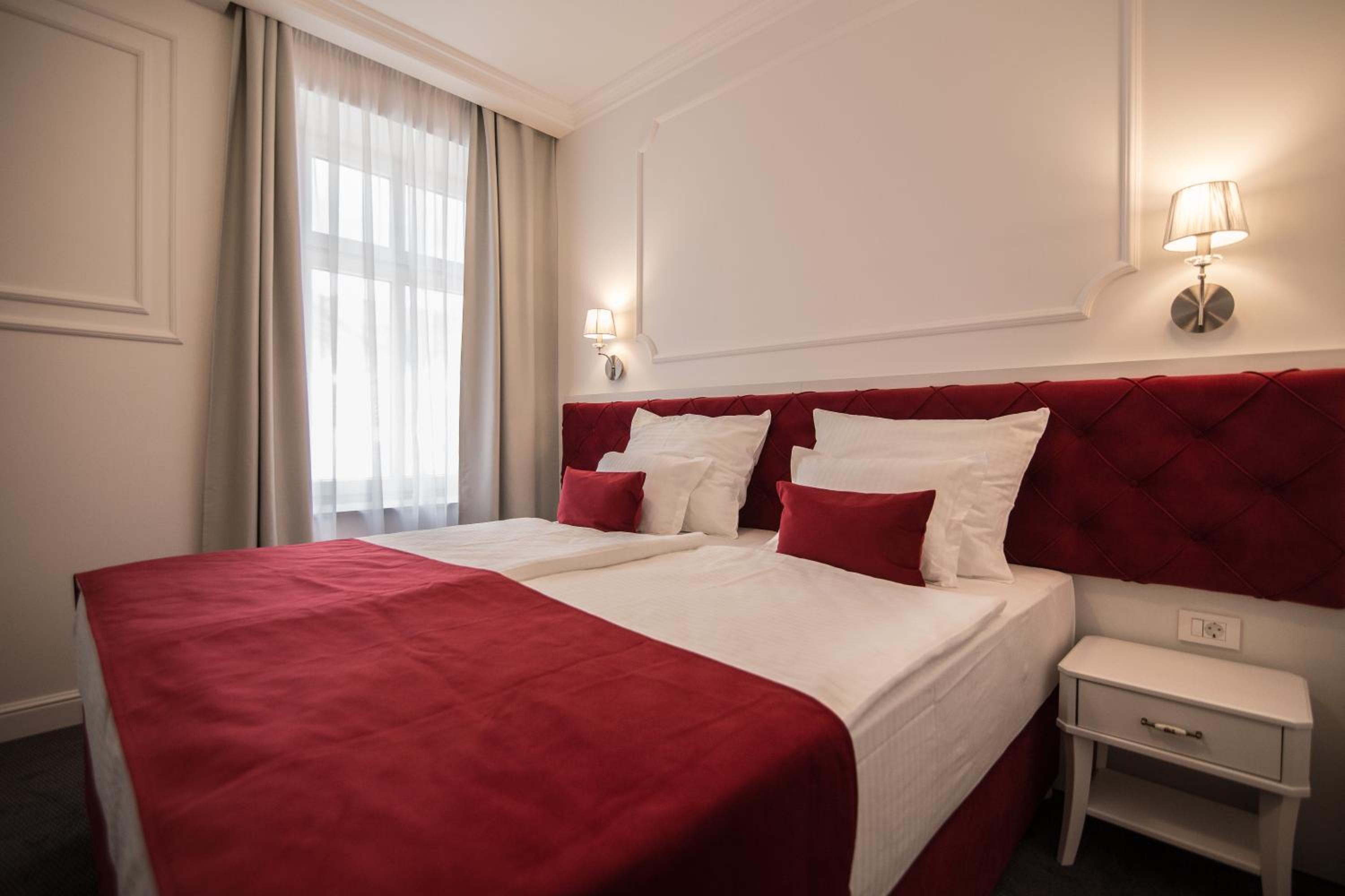 Standard Double or Twin Room - Photo 2