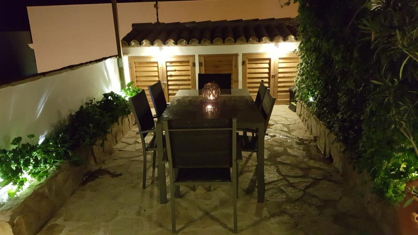 Apartment with Terrace - Photo 2