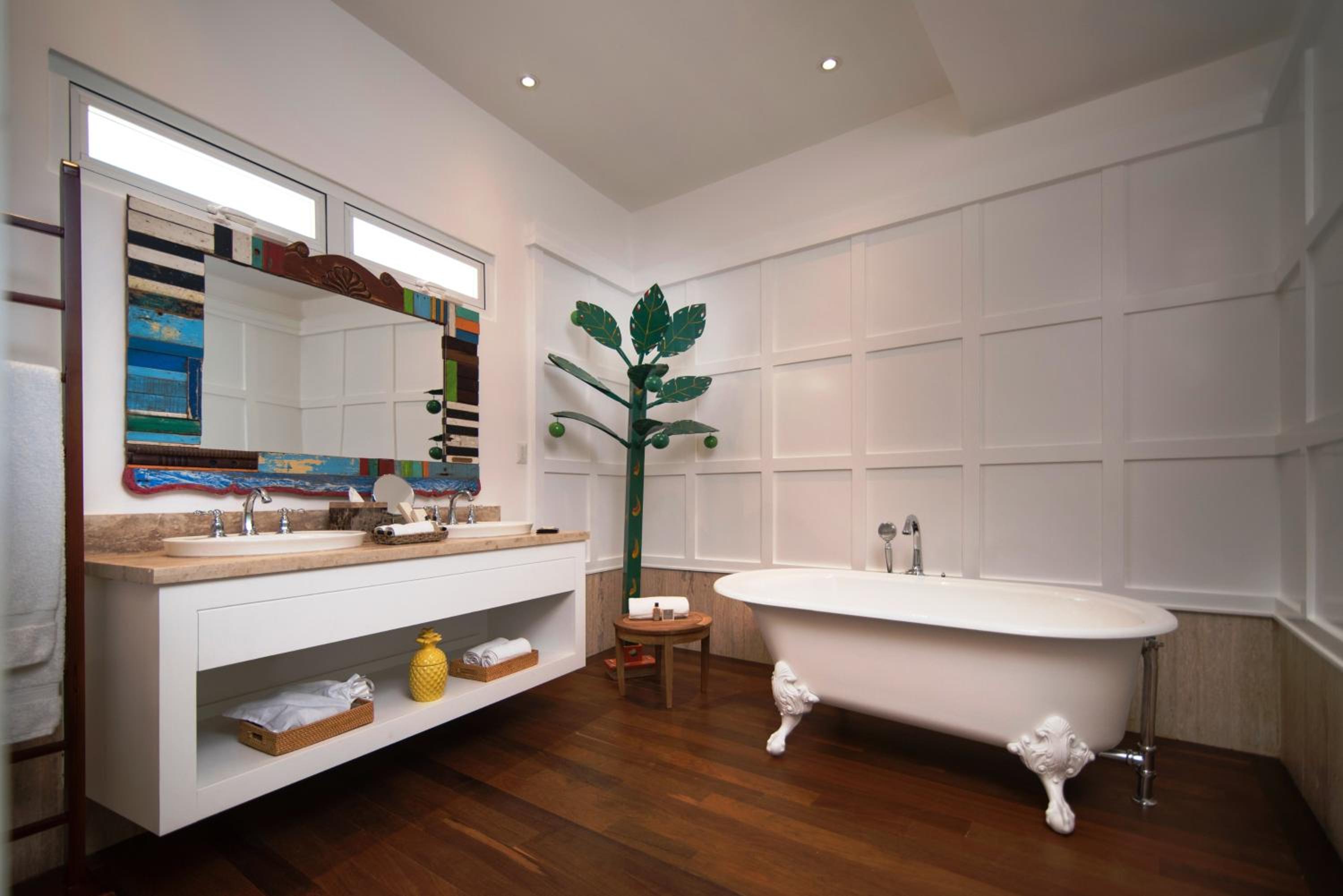 Superior Colonial Room photo 1