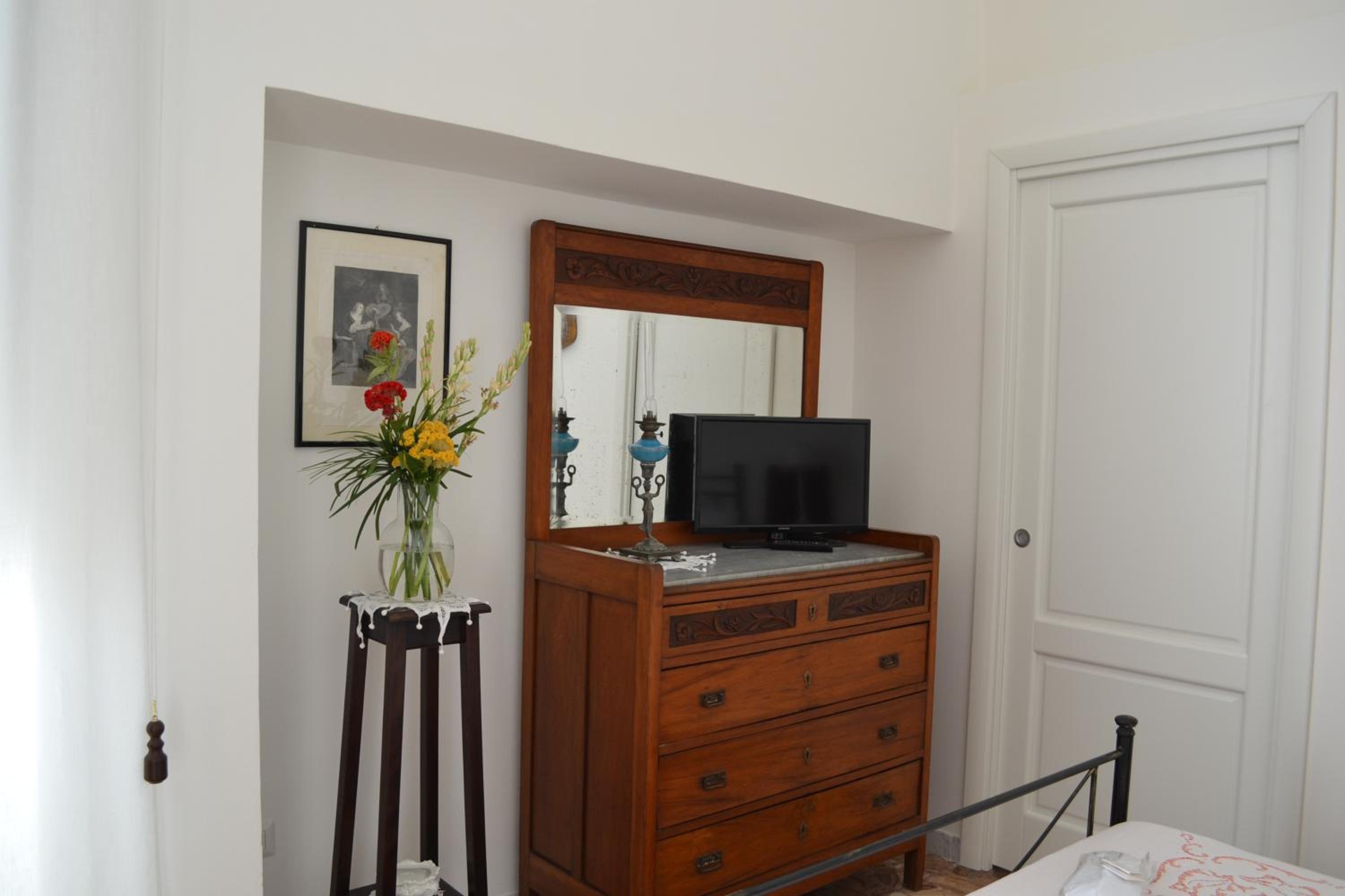Large Double Room photo 1