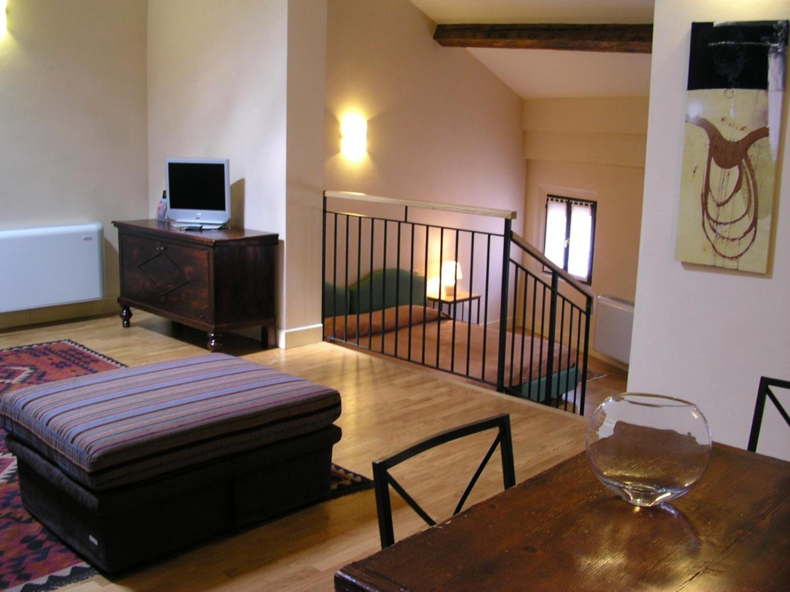 Studio (5 Adults) - Annex