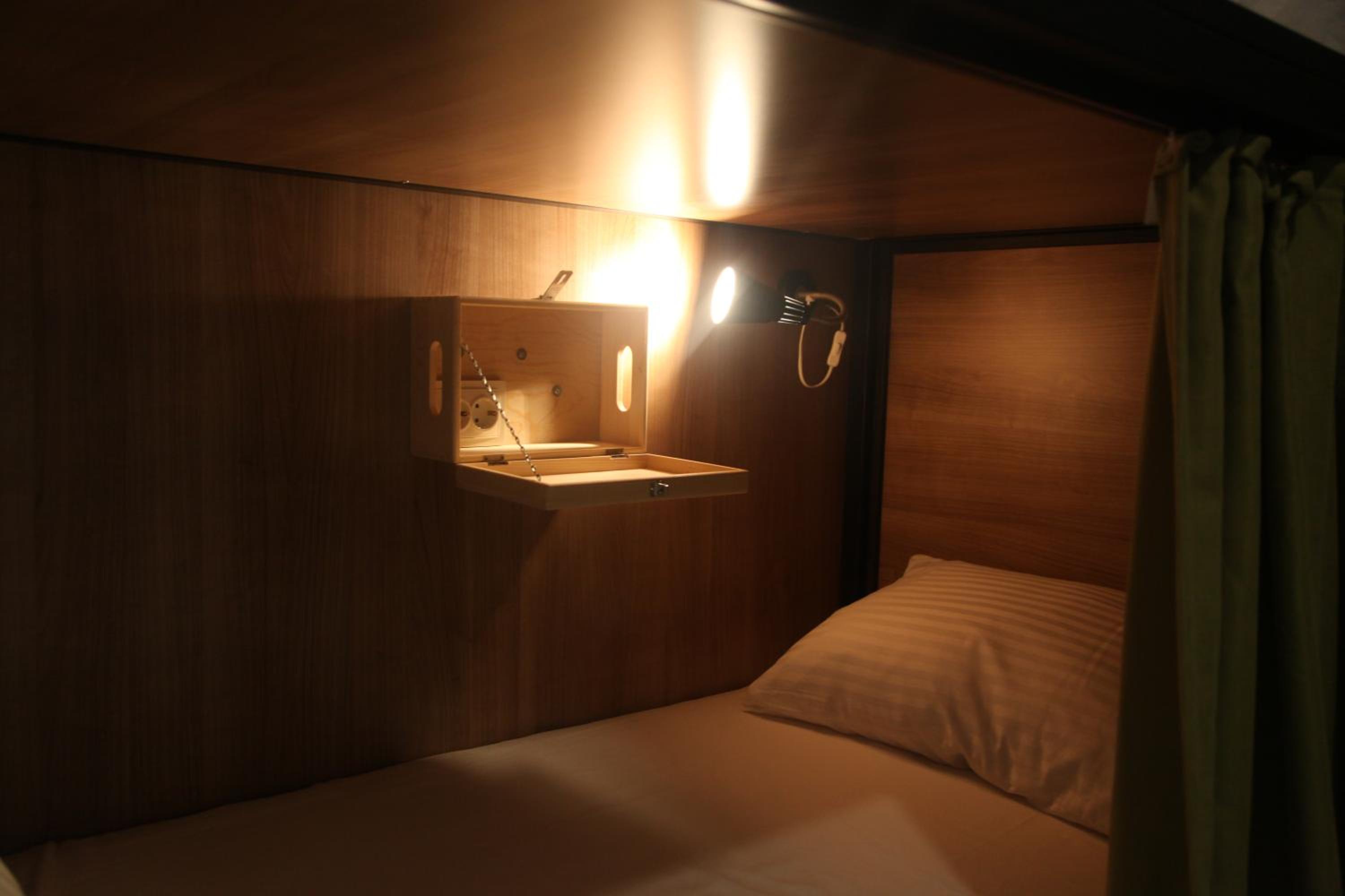 Bed In 4-Bed Mixed Dormitory Room photo 2