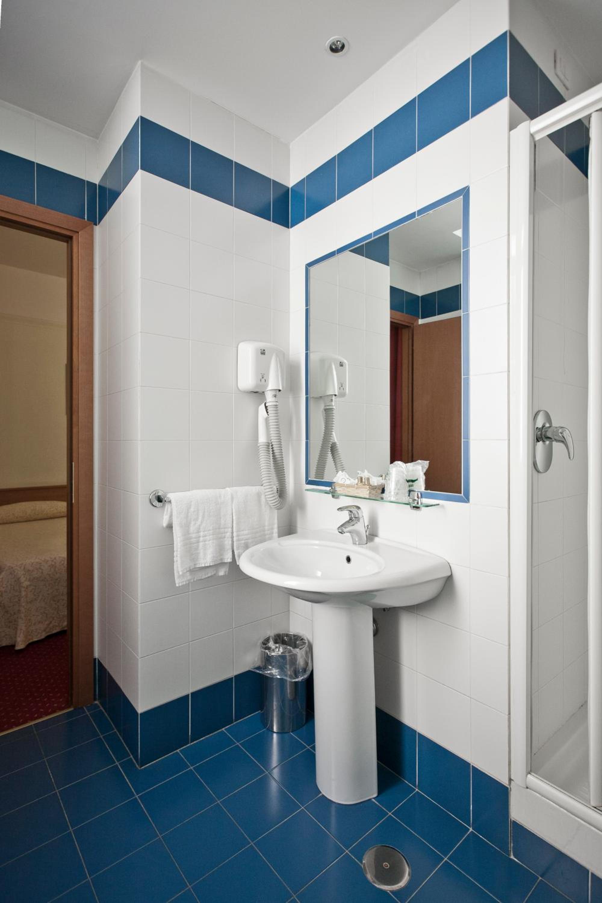 Basic Triple Room - Photo 4