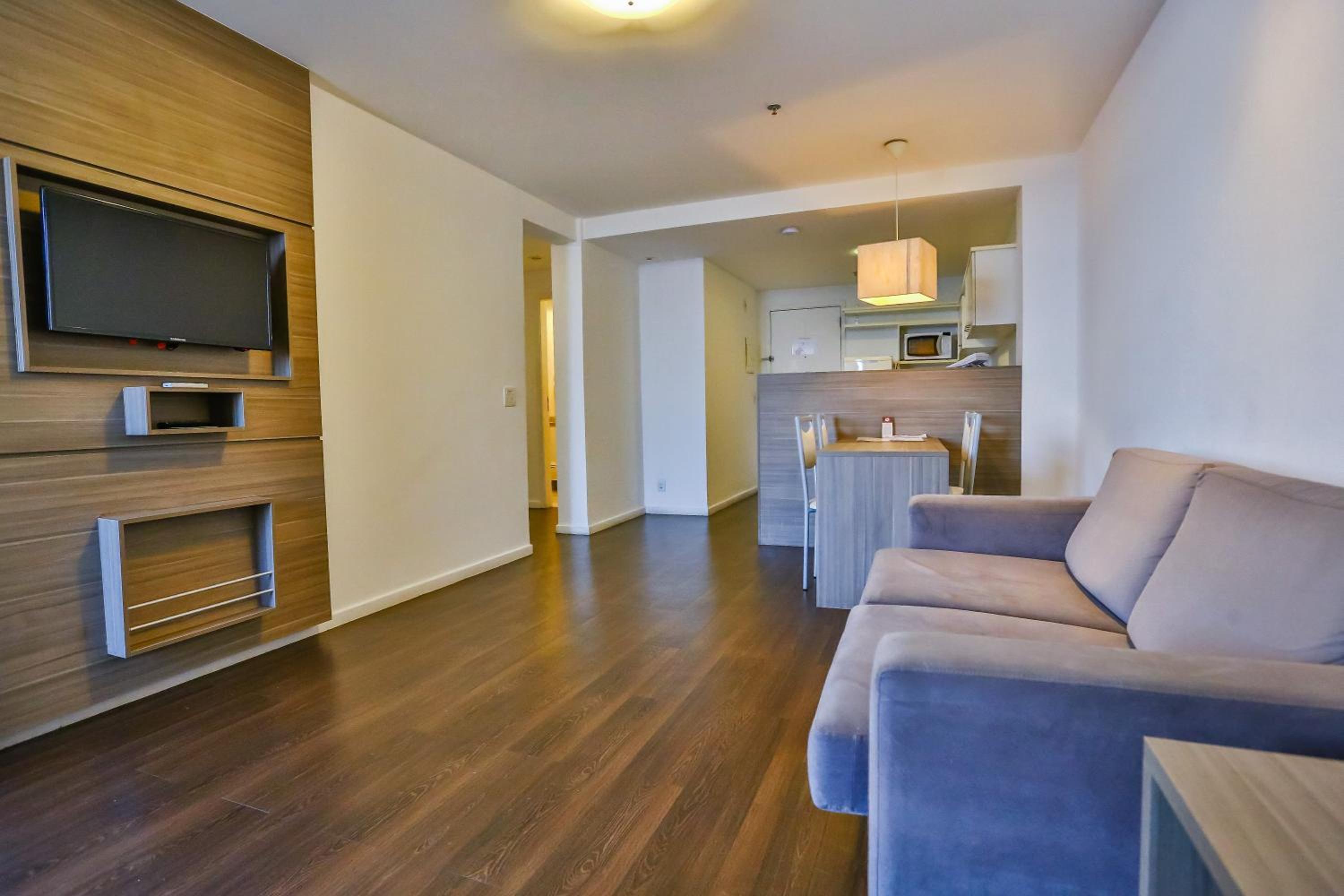 Luxury Suite with King Bed - Photo 7