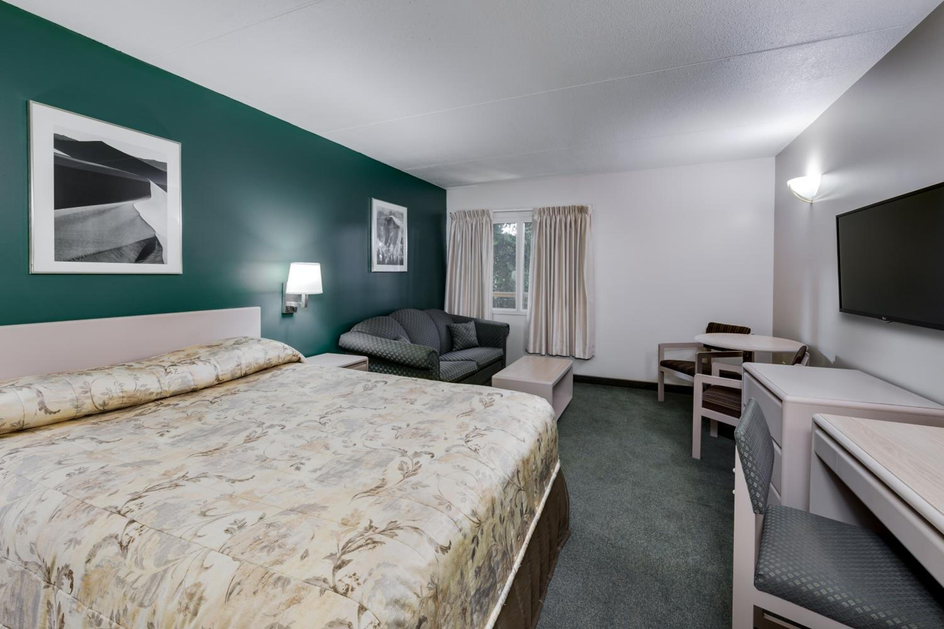 Standard Queen Room photo 2