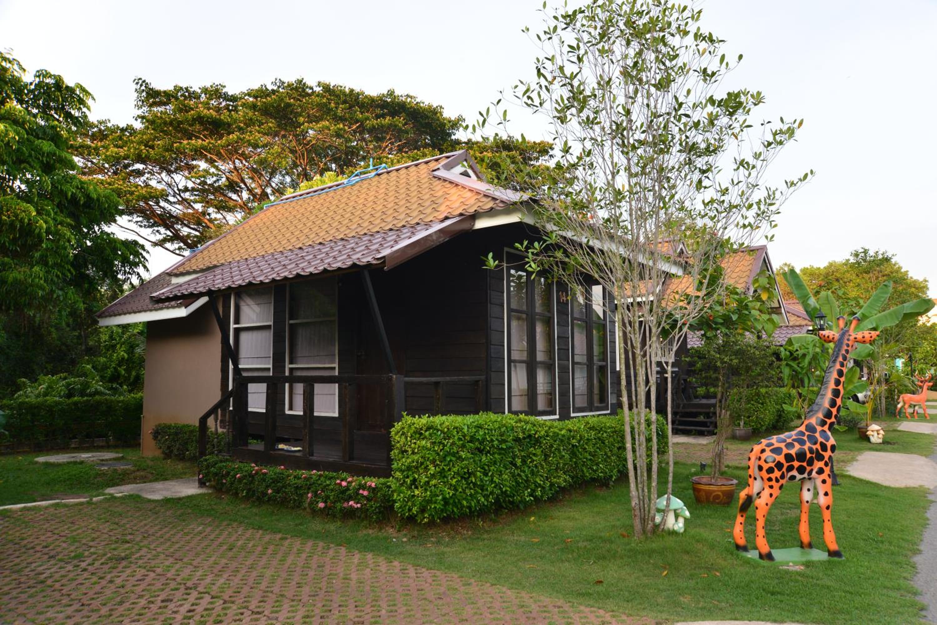 Deluxe Bungalow photo 3