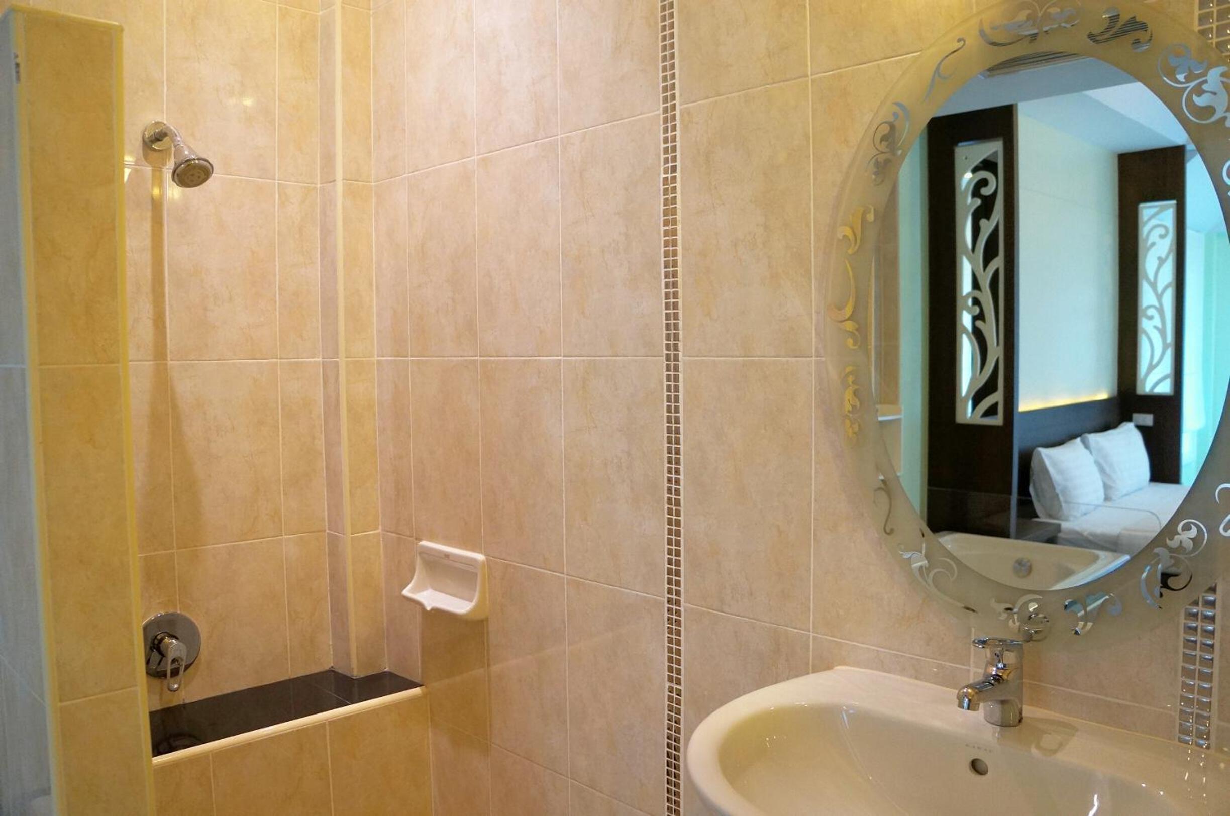 Suite with Spa Bath photo 2