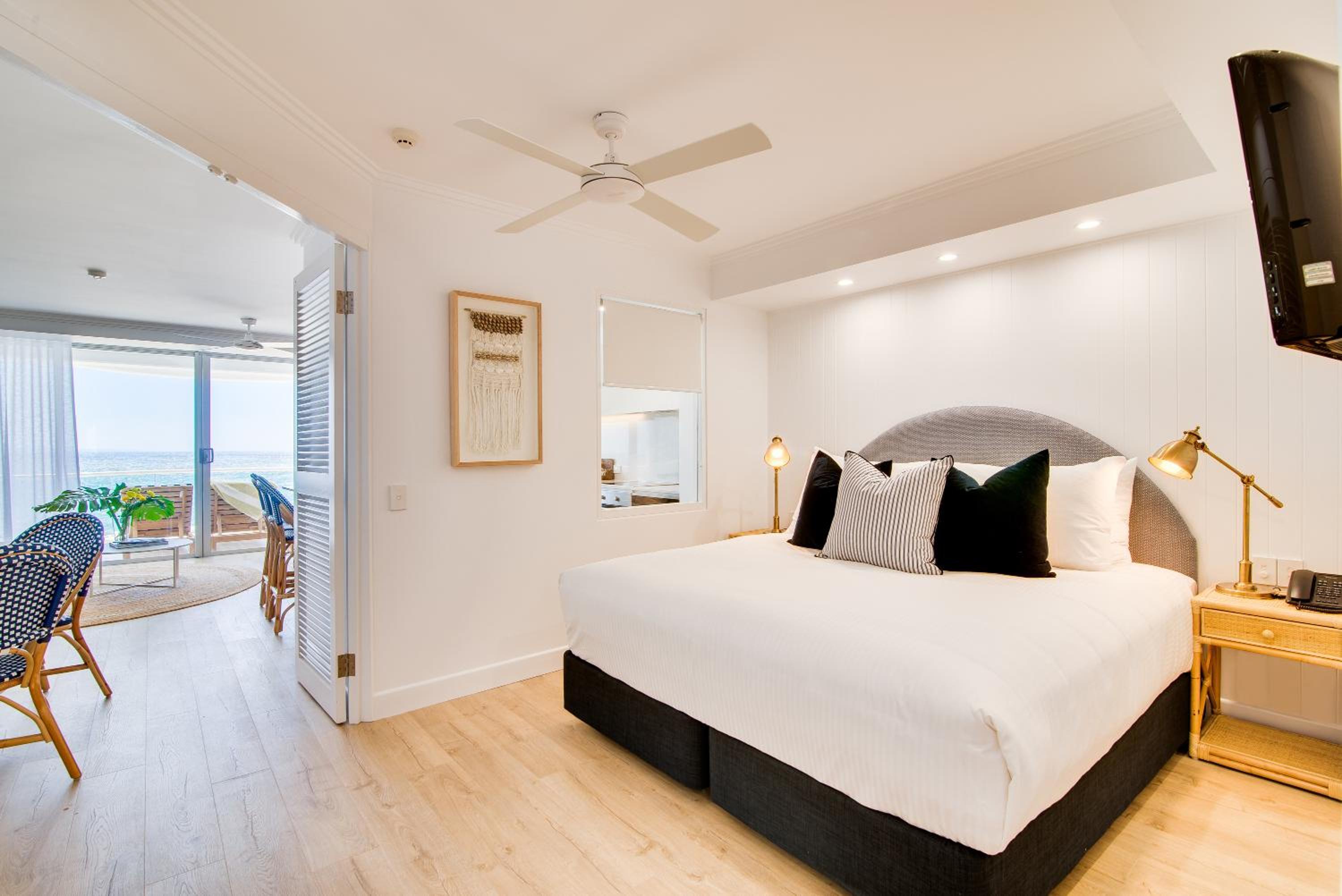 Deluxe Two Bedroom Beachfront Penthouse