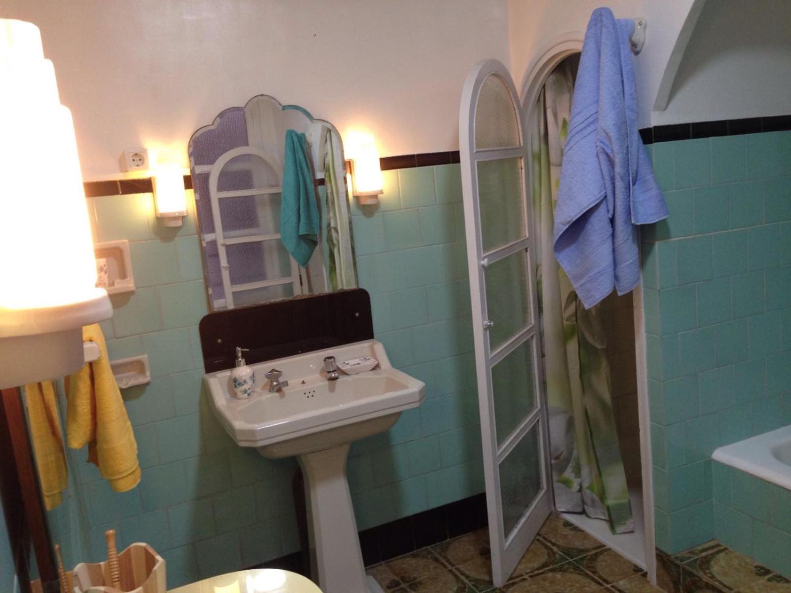 Twin Room with Shared Toilet photo 2