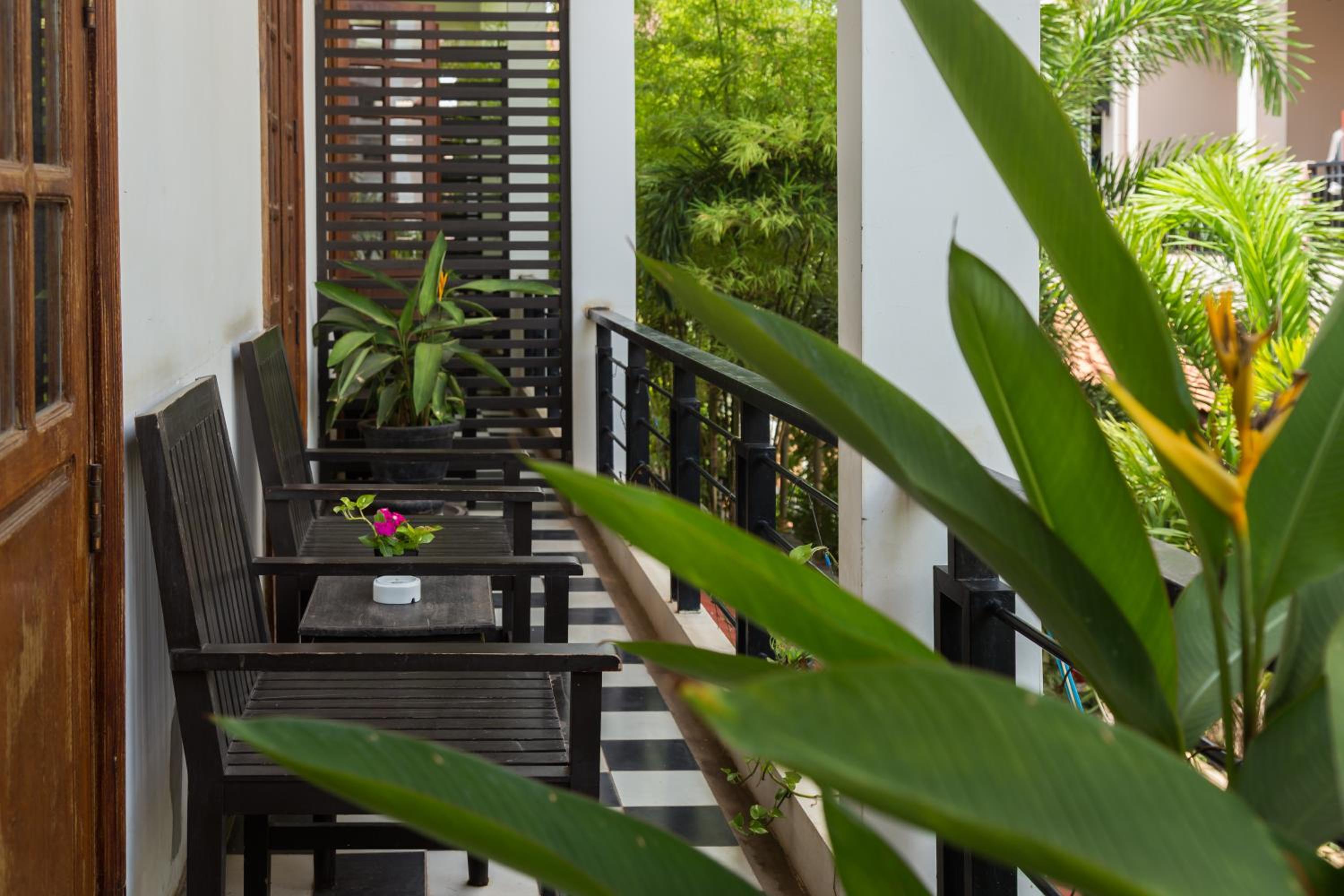 Super Deluxe Double Room with Balcony - Photo 5