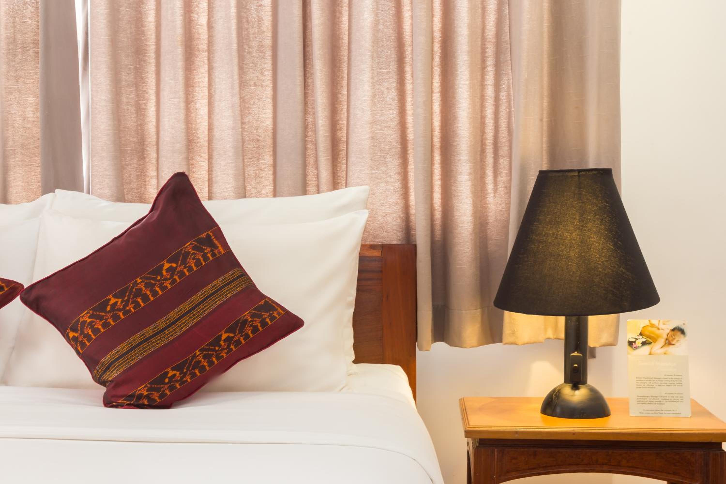 Super Deluxe Double Room with Balcony - Photo 10