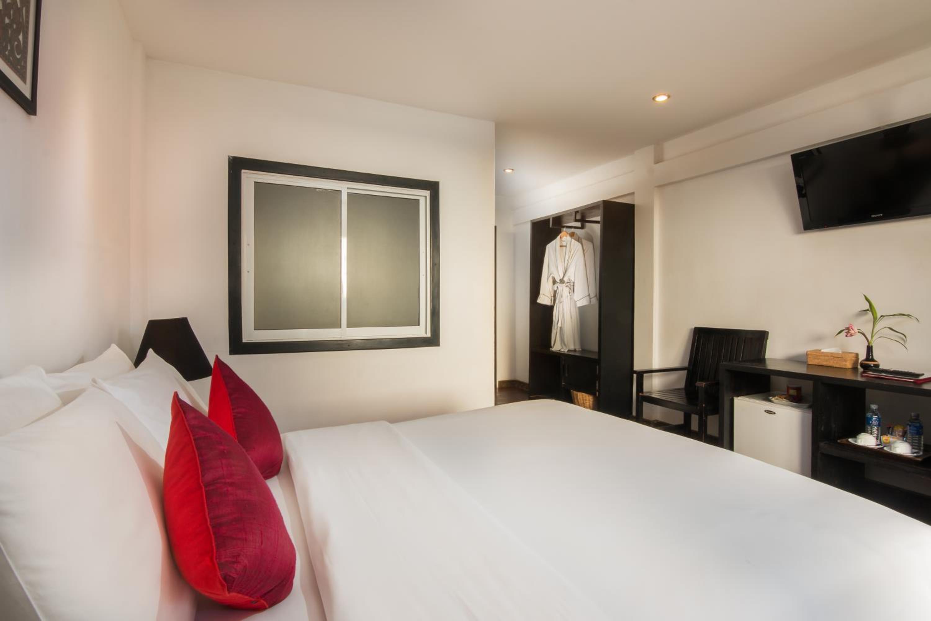 Suite with Terrace - Photo 3