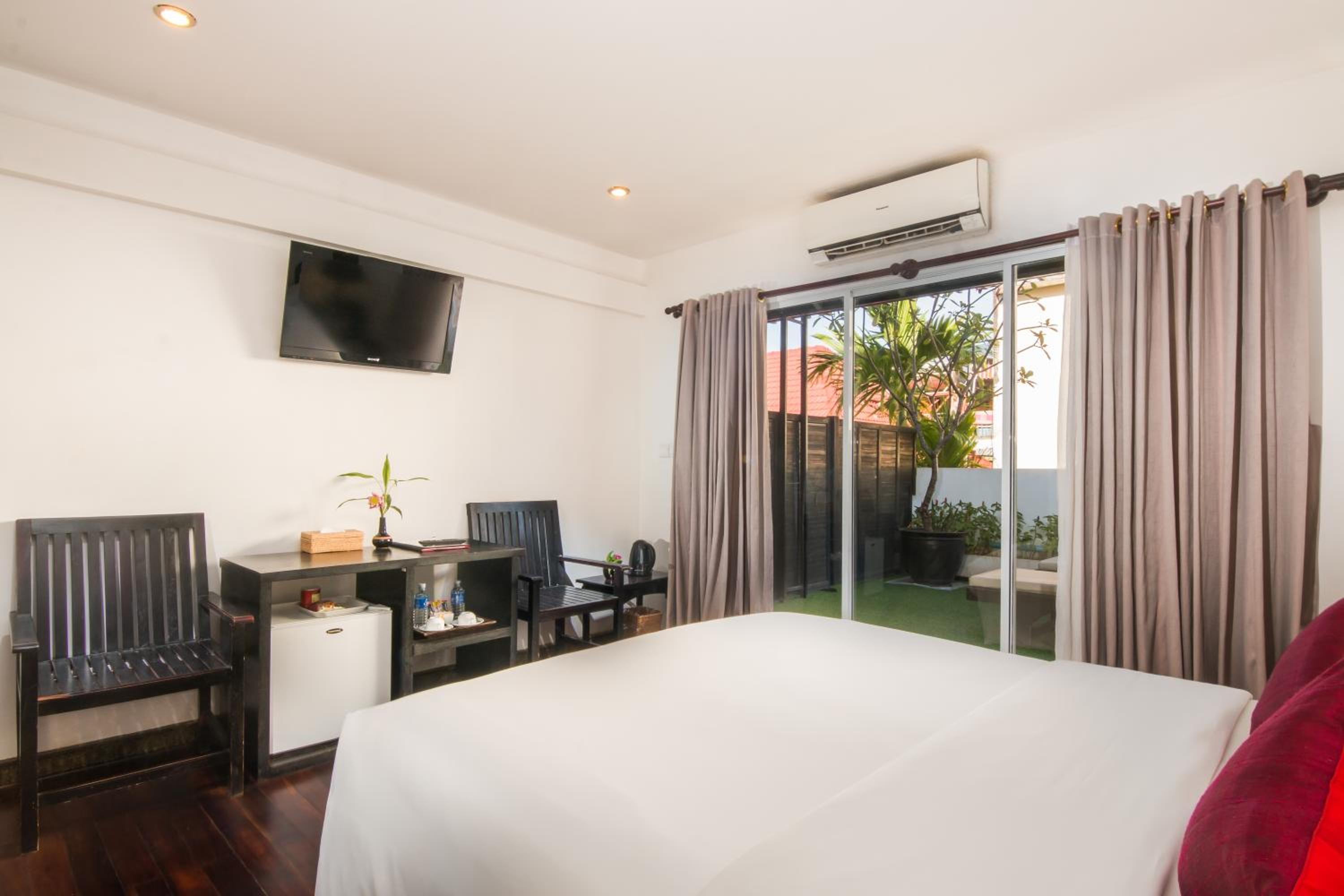 Suite with Terrace - Photo 2