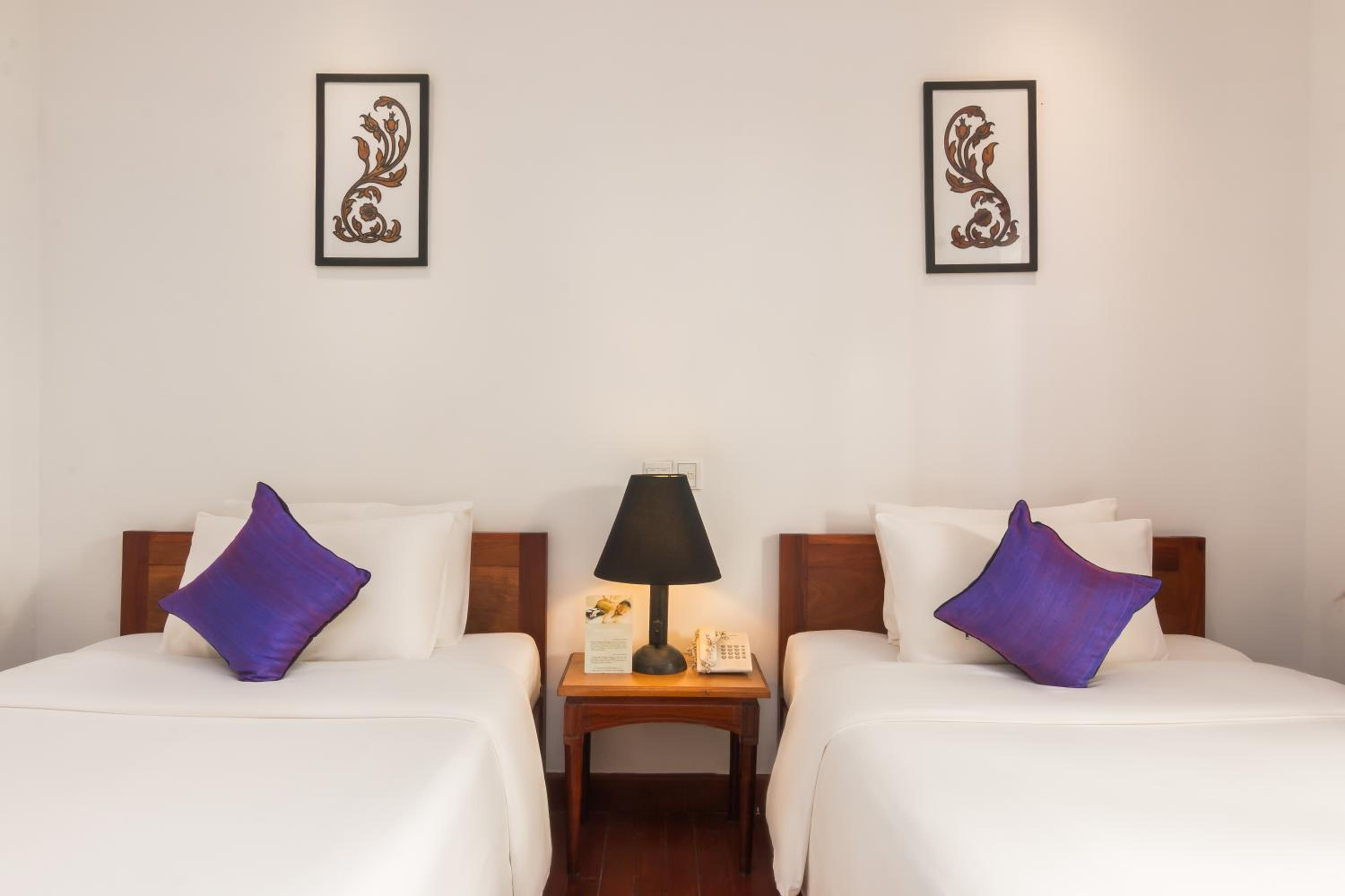 Deluxe Twin Room with Balcony - Photo 7