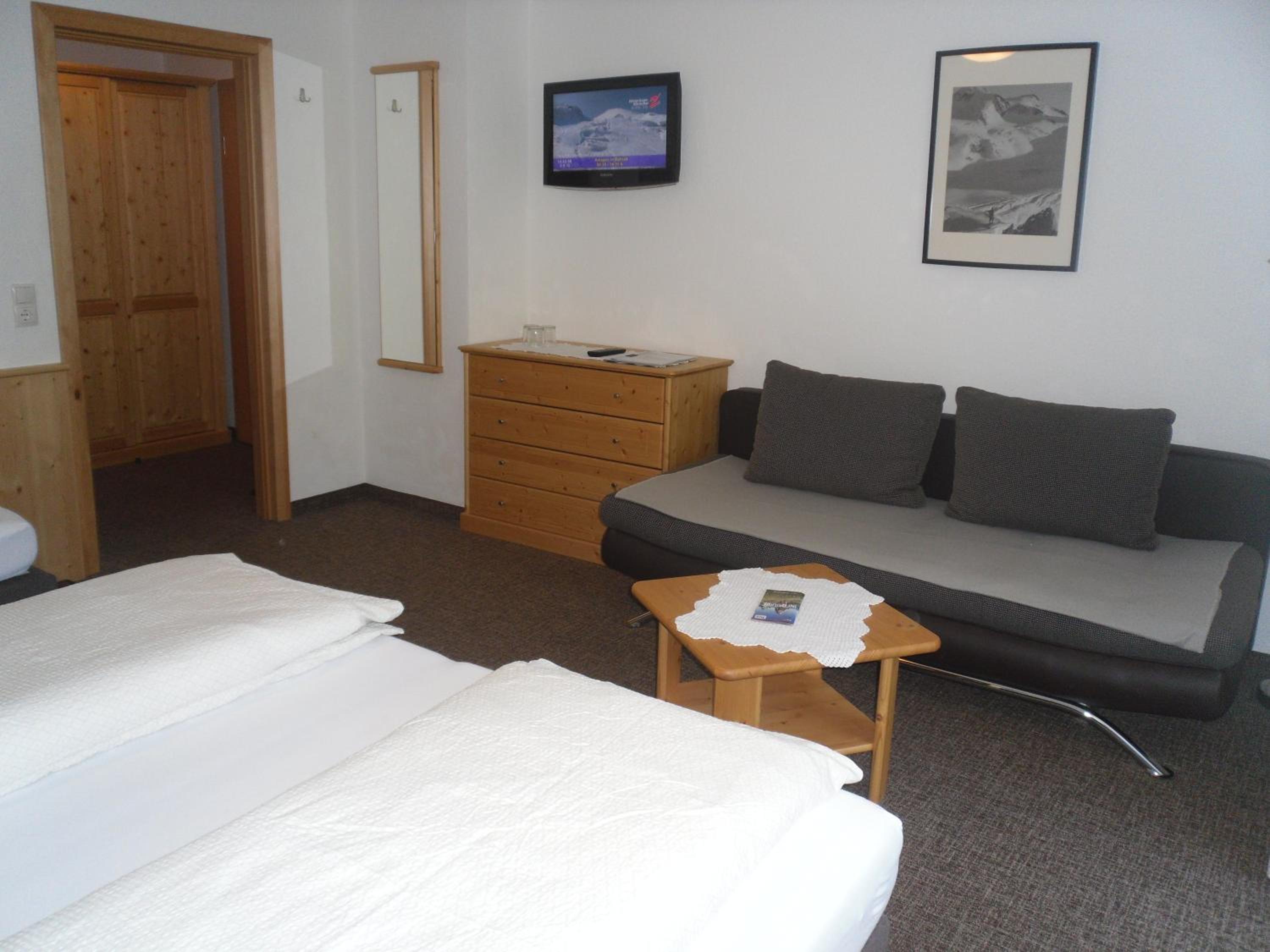 Triple Room with Mountain View photo 2