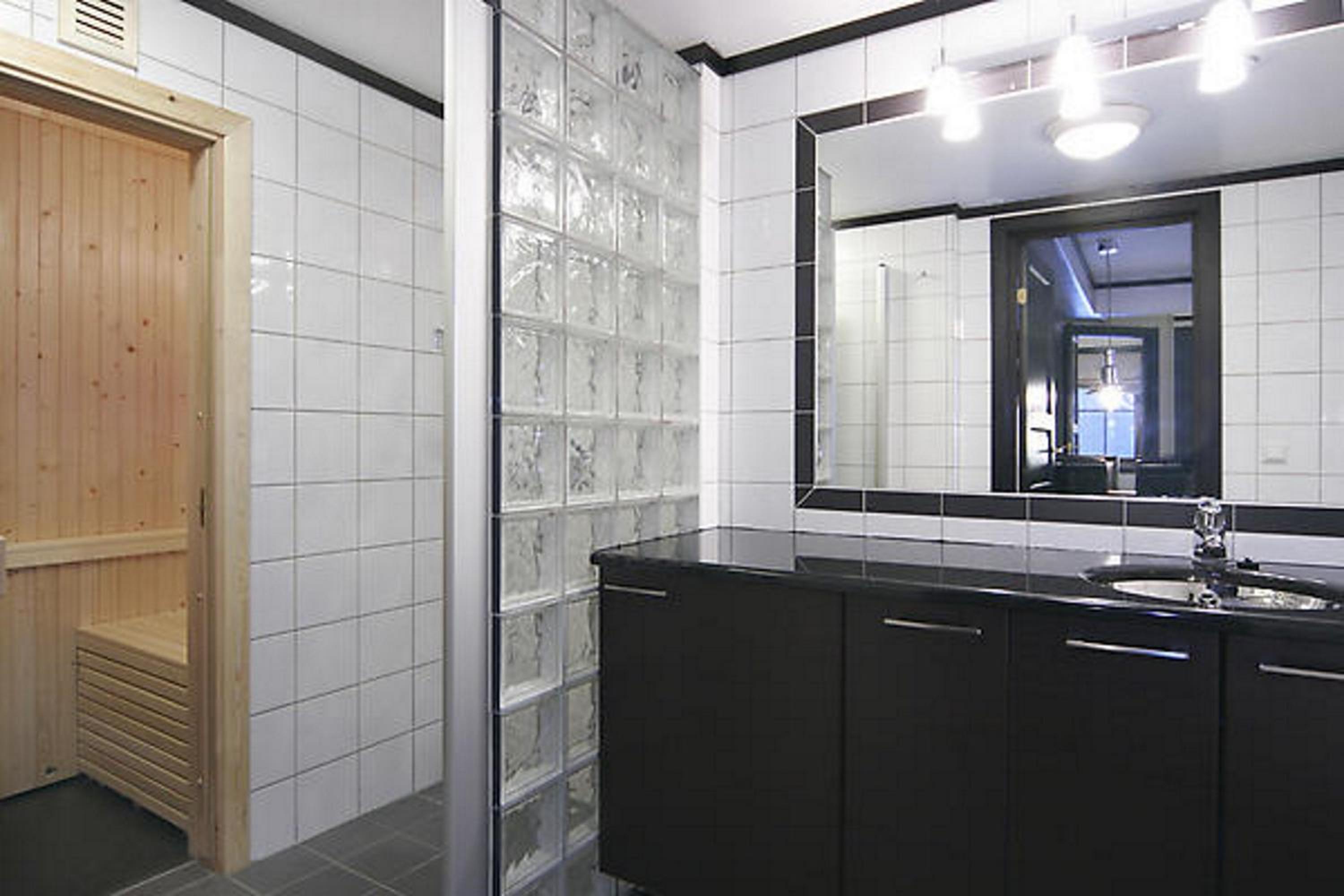 Two-Bedroom Apartment - Photo 9