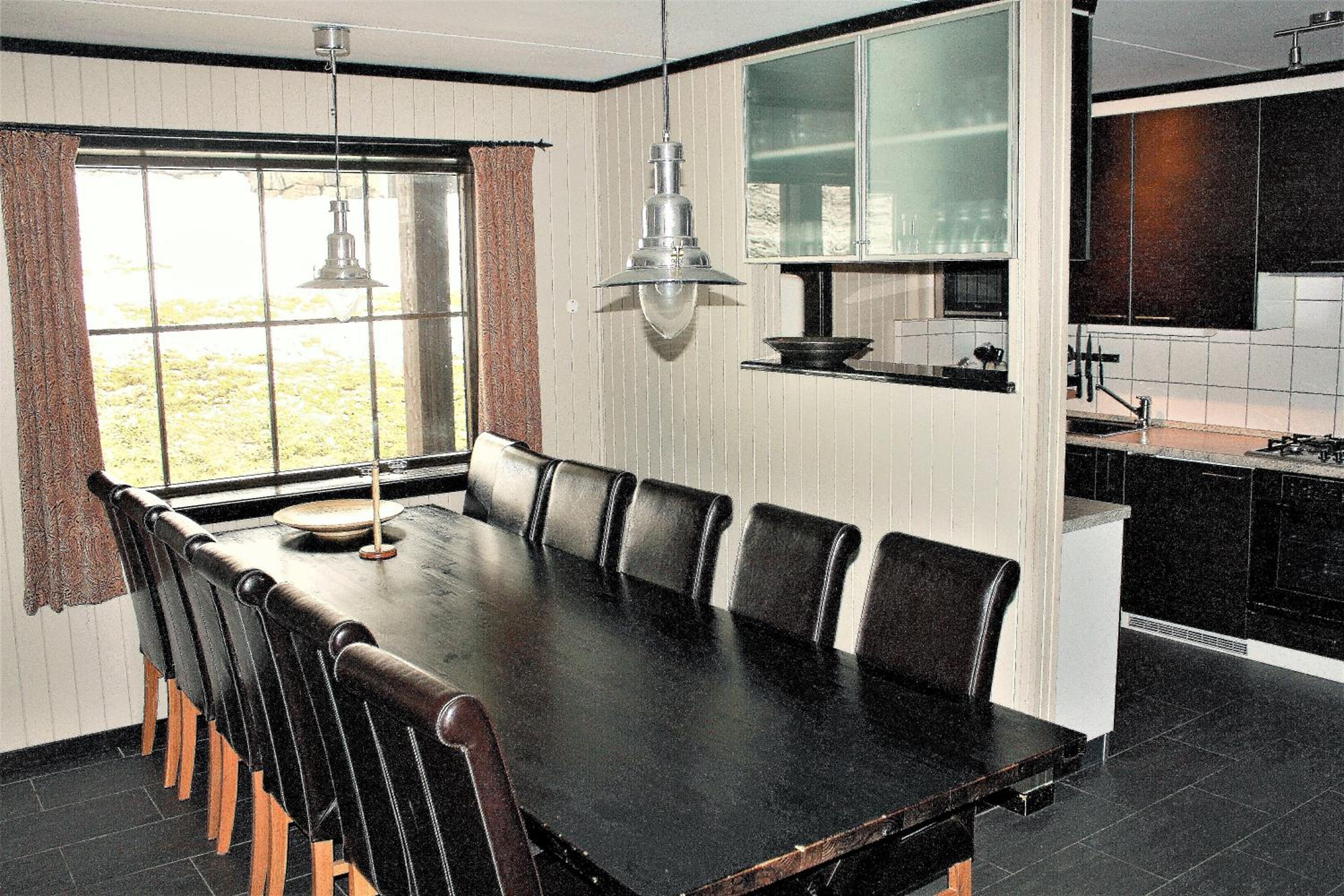 Five-Bedroom Apartment - Photo 6