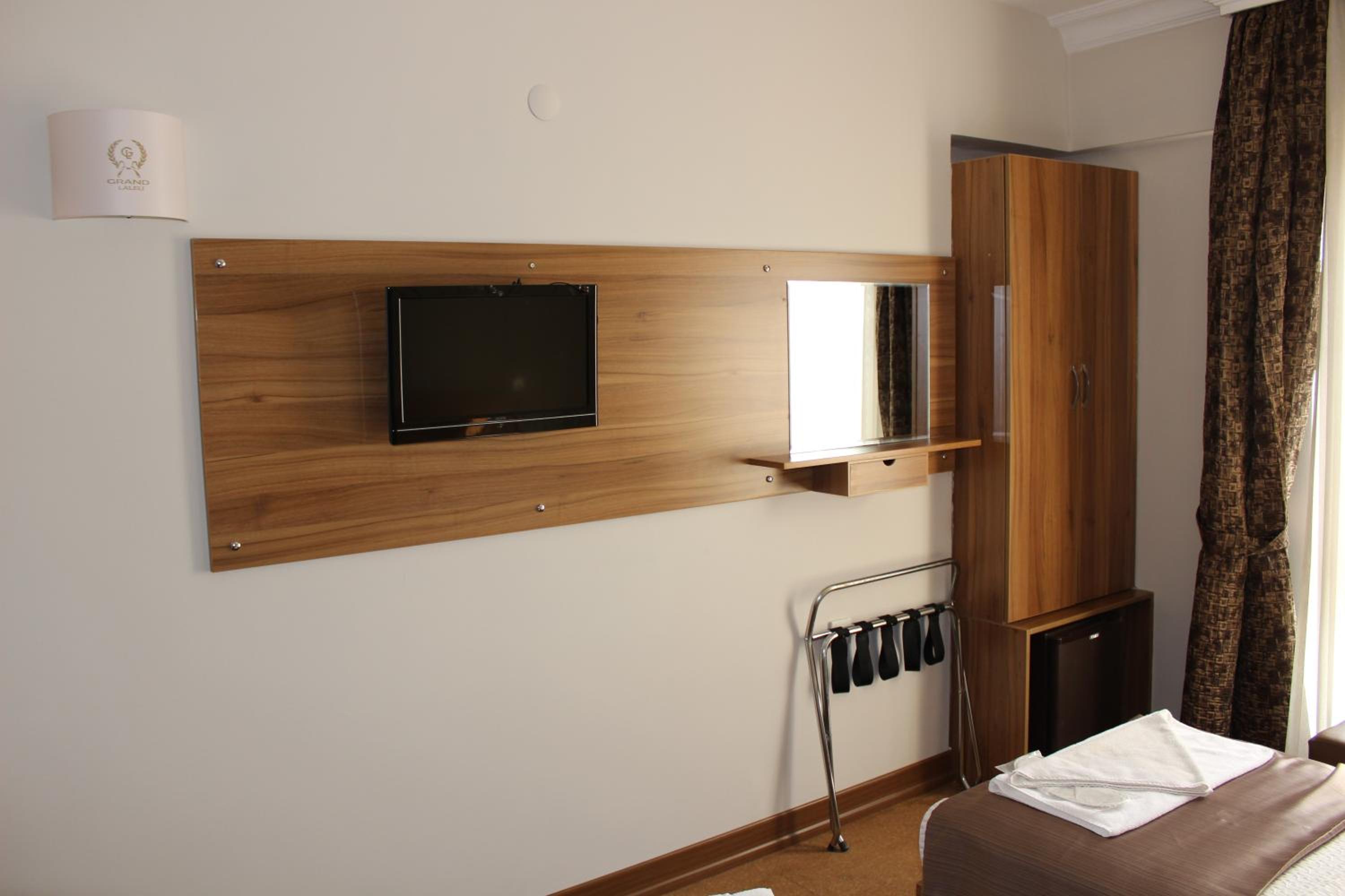 Standard Double or Twin Room photo 1