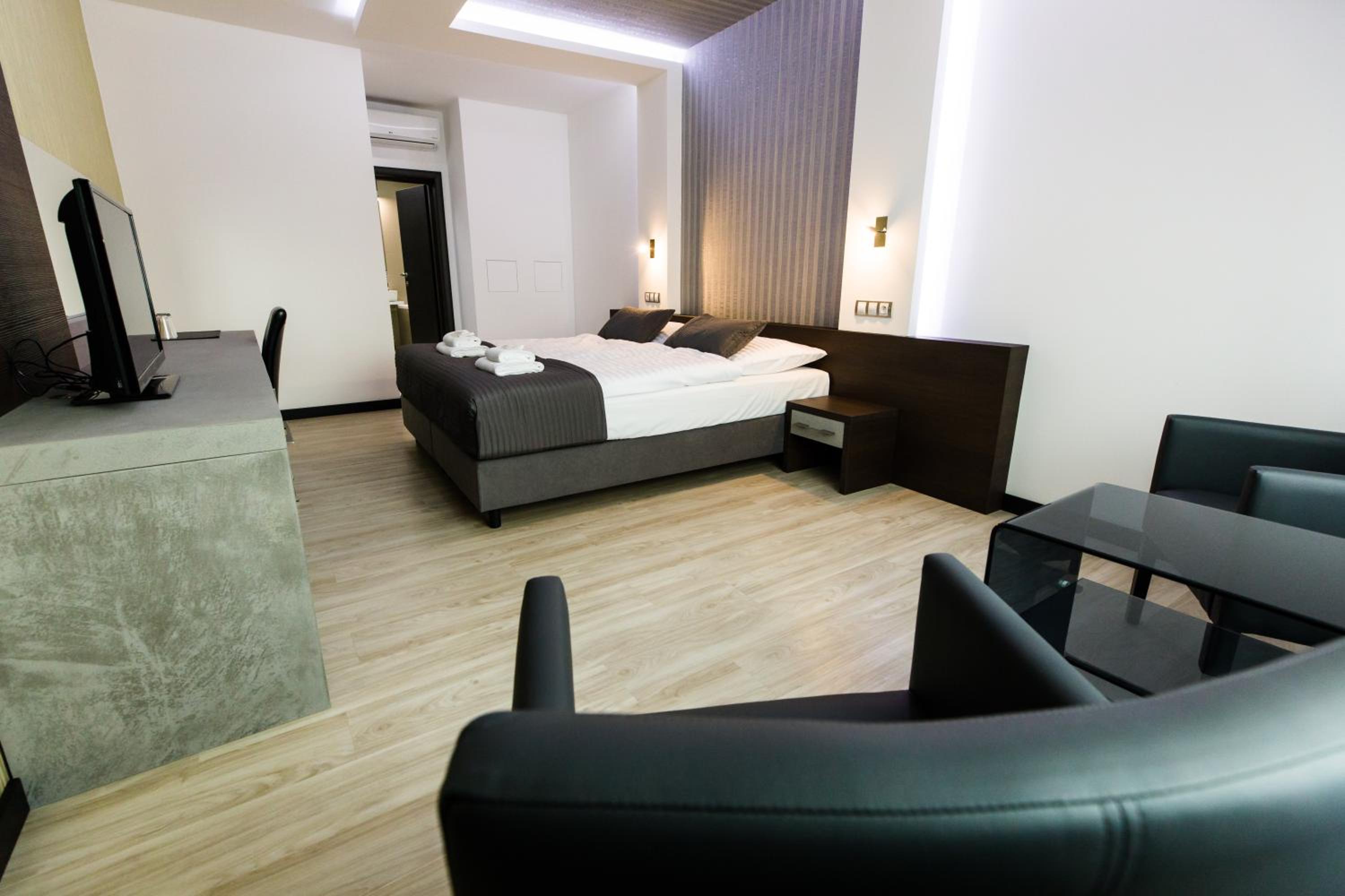 Double or Twin Room - Disability Access photo 3