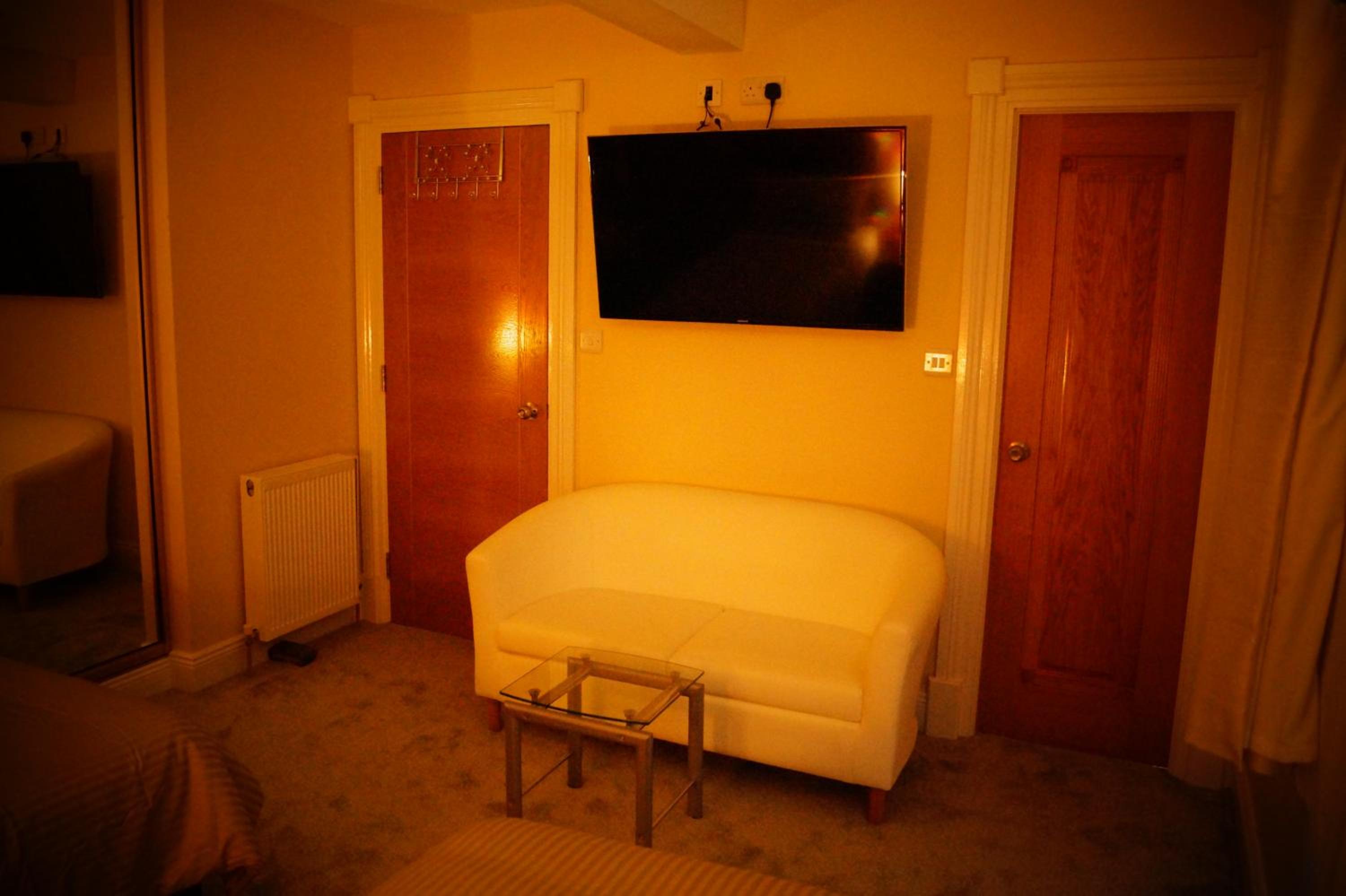 Twin Room with Ensuite