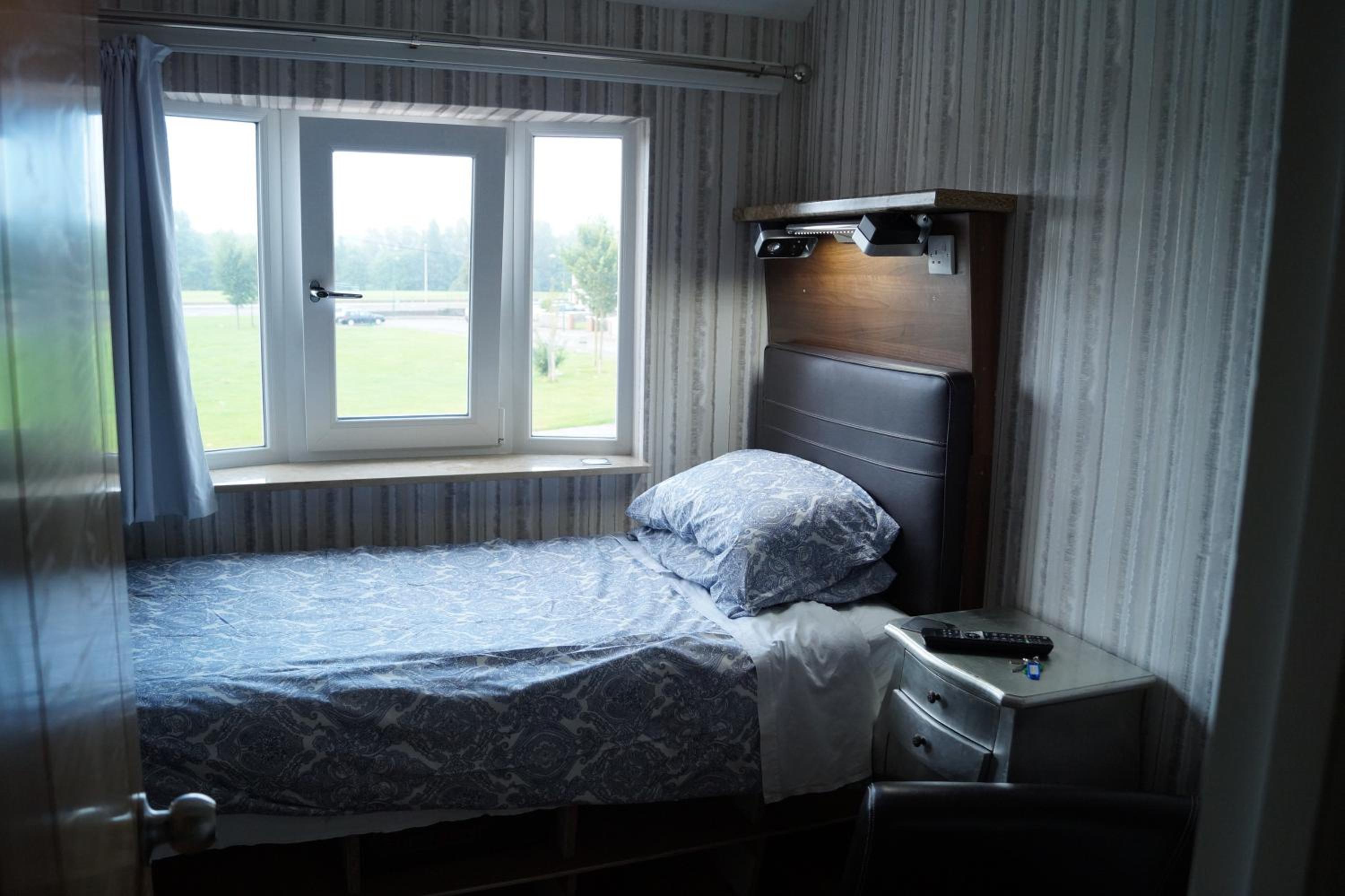 Single Room with Shared Bathroom