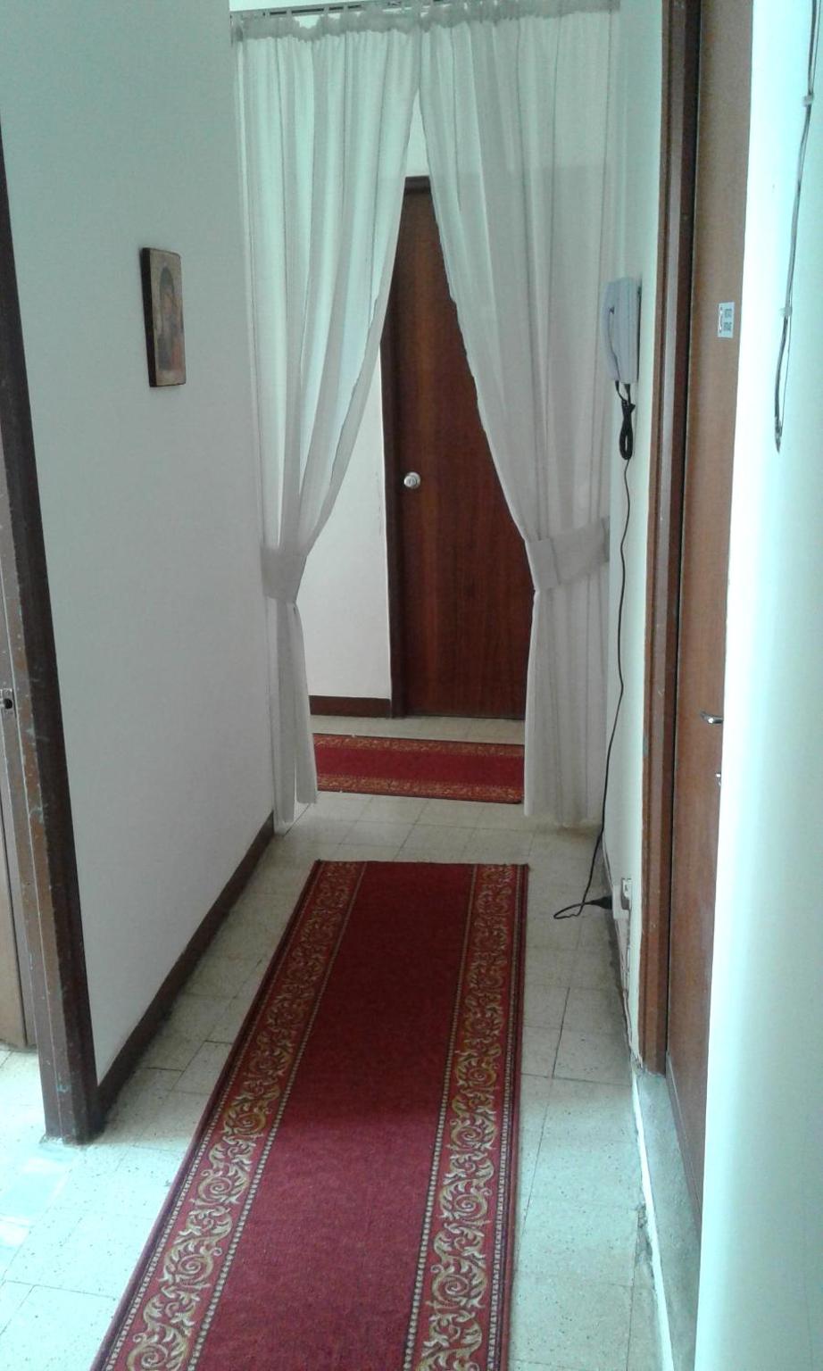 Double Room with Shared Bathroom photo 3