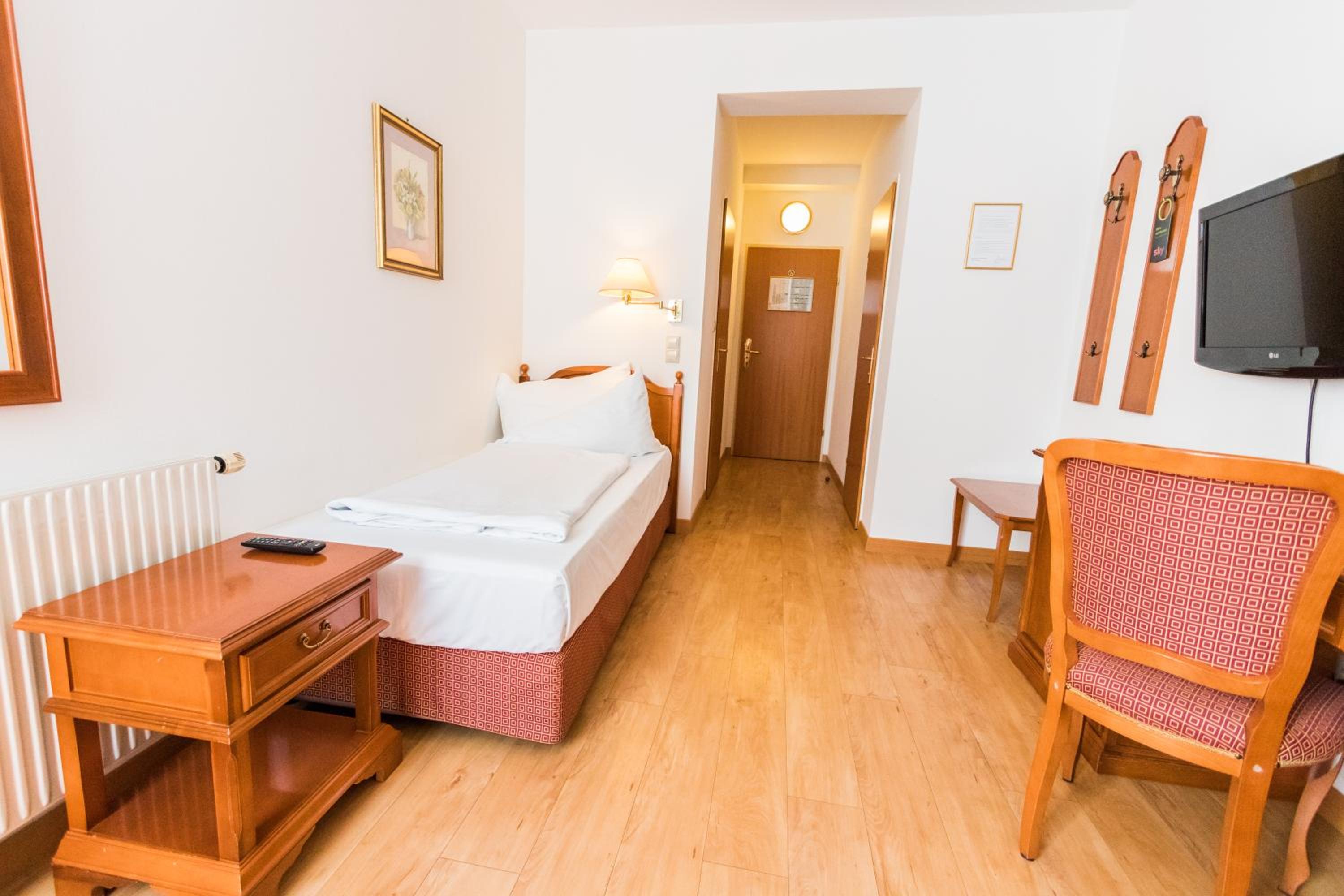 Single Room photo 2